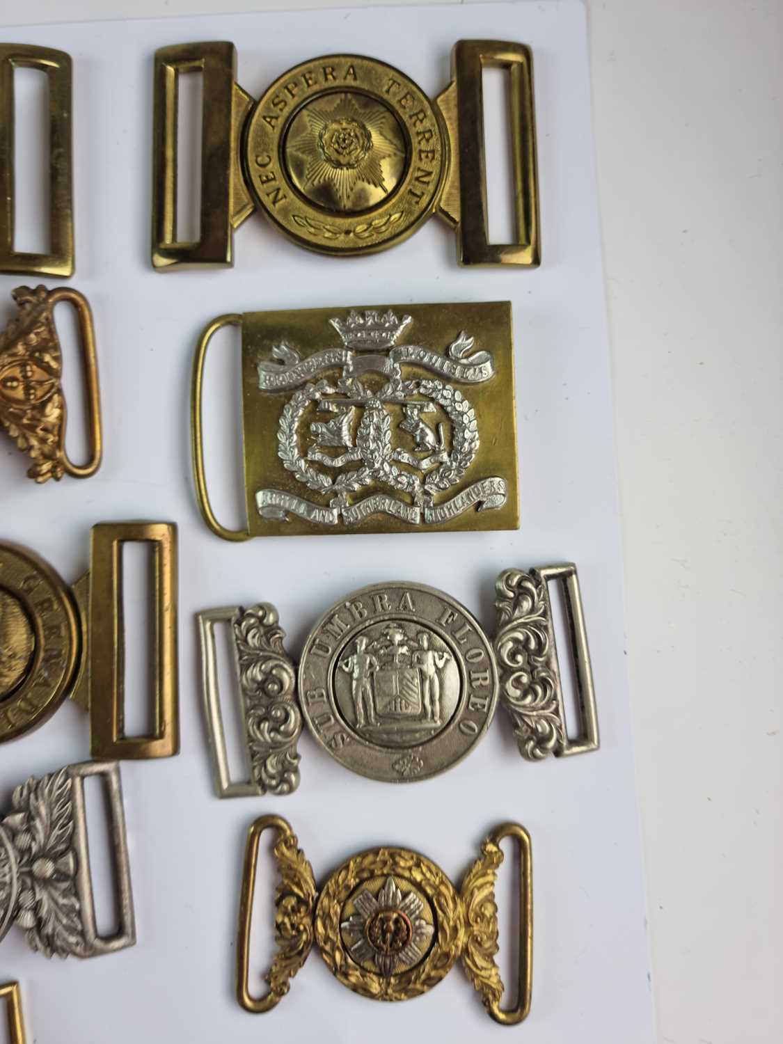 A collection of fifteen brass and white metal British Army regimental belt buckles plus two 1/2 - Image 5 of 5
