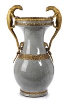 Chinesische Vase mit Geckodekor