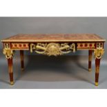 Repräsentativer Tisch im Louis XVI-Stil