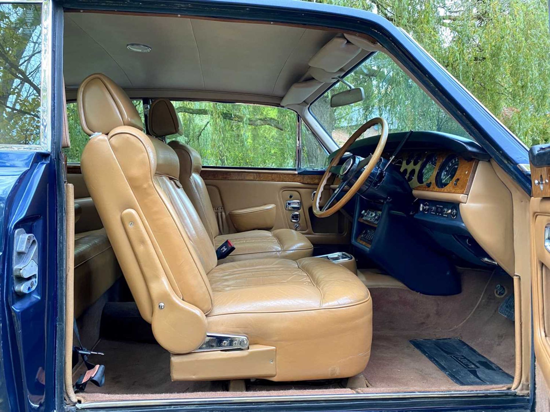 1971 Rolls-Royce Corniche Saloon Finished in Royal Navy Blue with Tobacco hide - Image 34 of 100