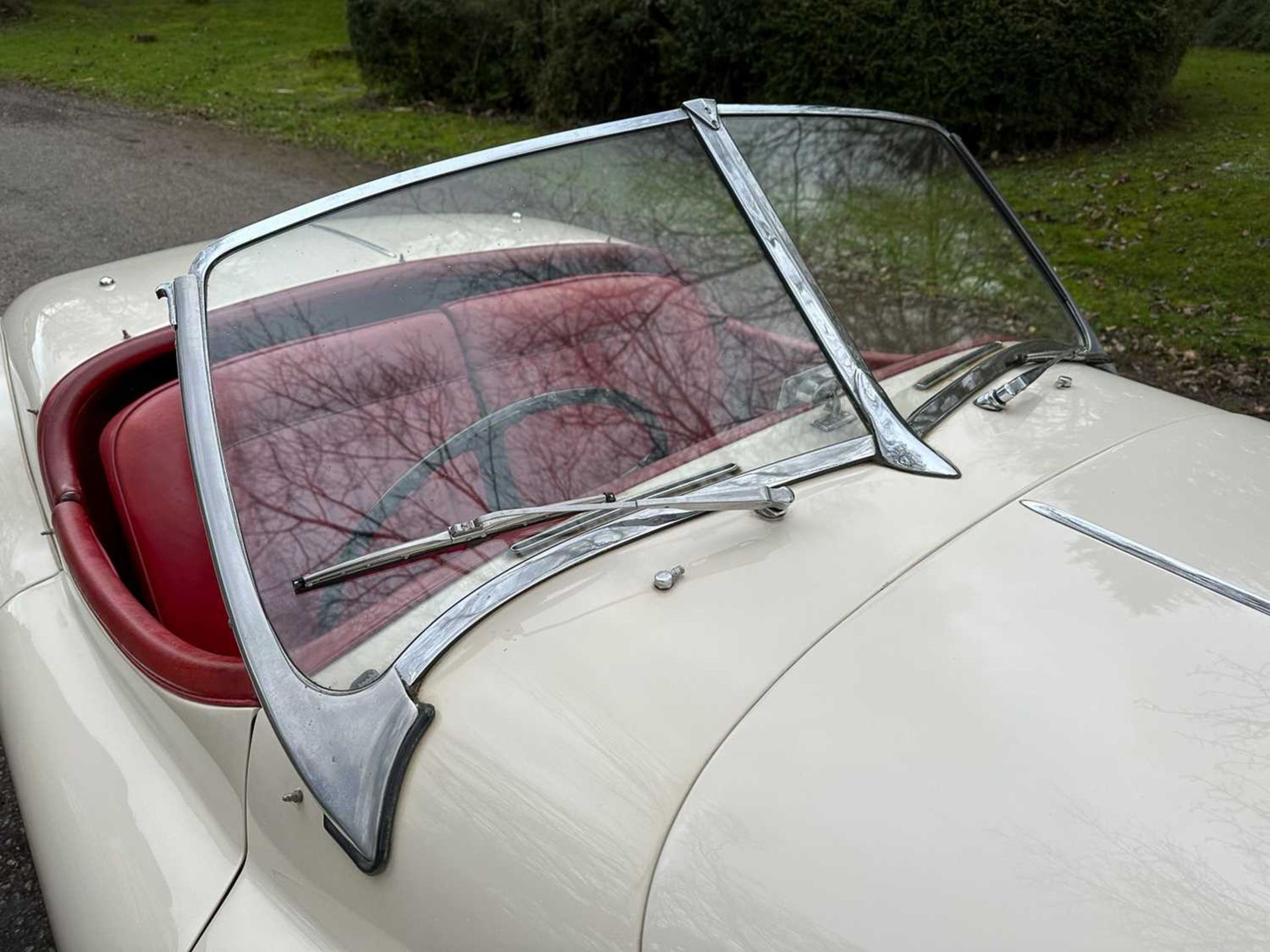 1956 Jaguar XK140 SE Roadster Home-market car. In the same family ownership for 33 years - Image 37 of 81