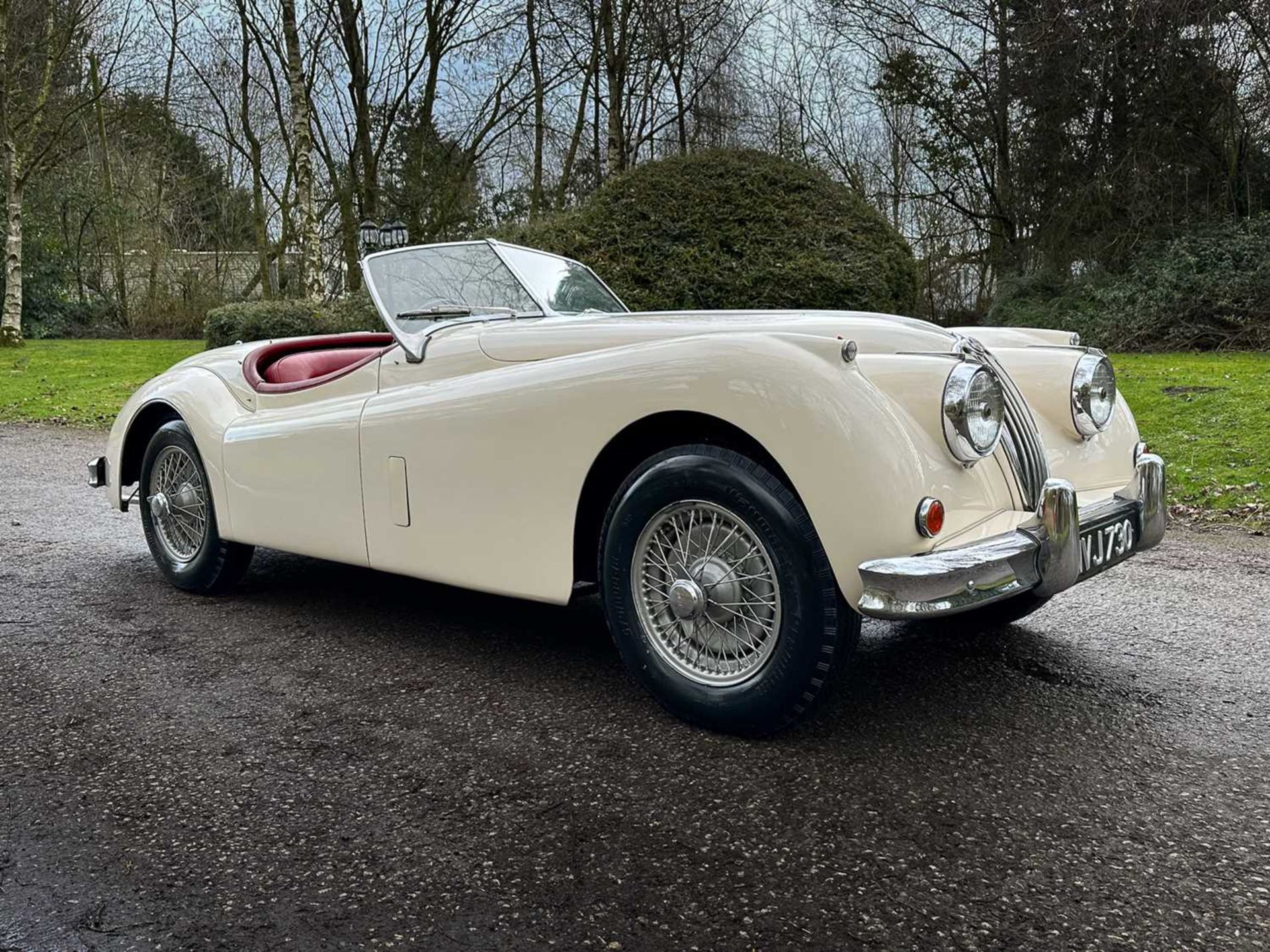 1956 Jaguar XK140 SE Roadster Home-market car. In the same family ownership for 33 years - Image 3 of 81