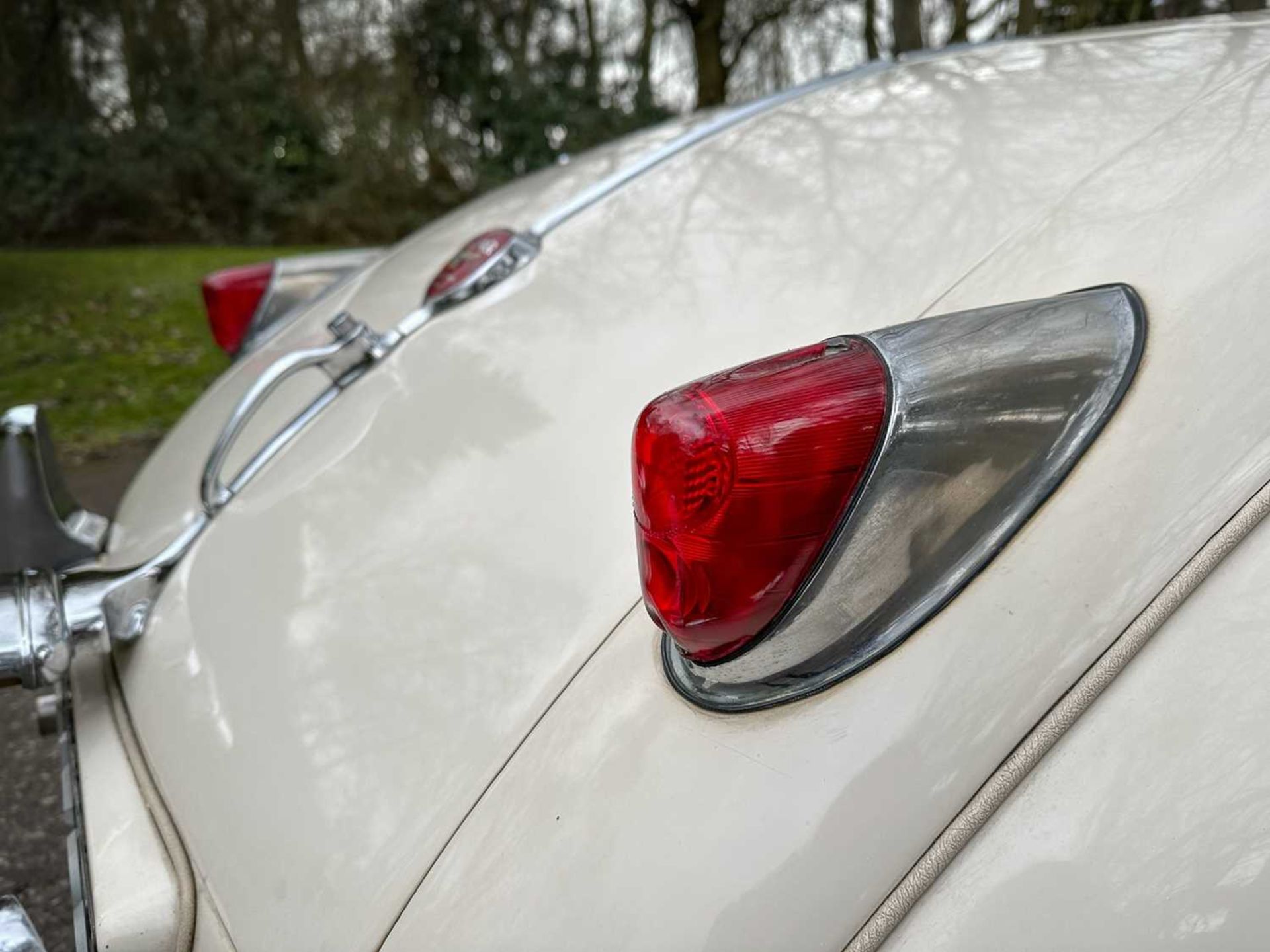 1956 Jaguar XK140 SE Roadster Home-market car. In the same family ownership for 33 years - Image 66 of 81