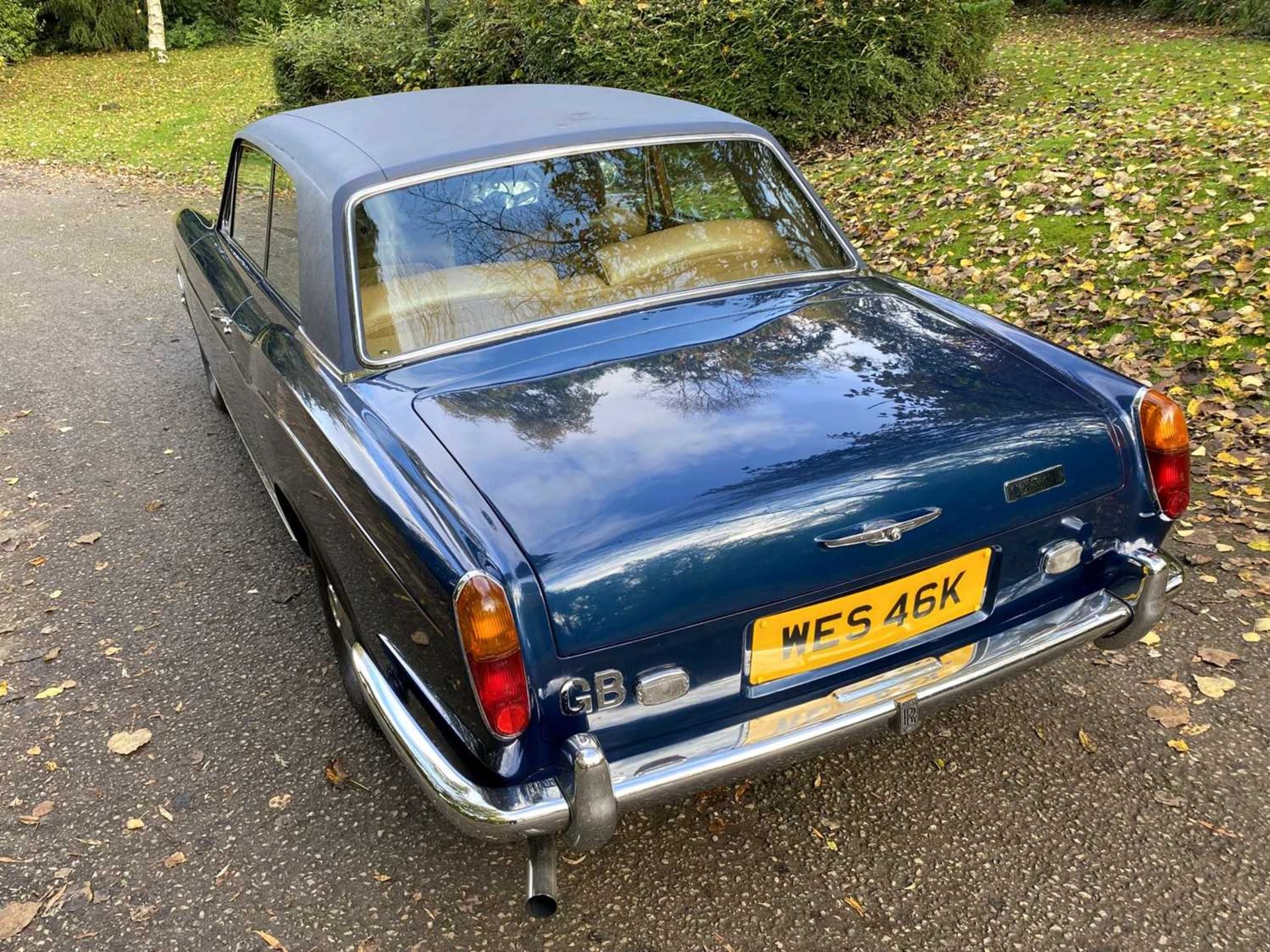 1971 Rolls-Royce Corniche Saloon Finished in Royal Navy Blue with Tobacco hide - Image 27 of 100