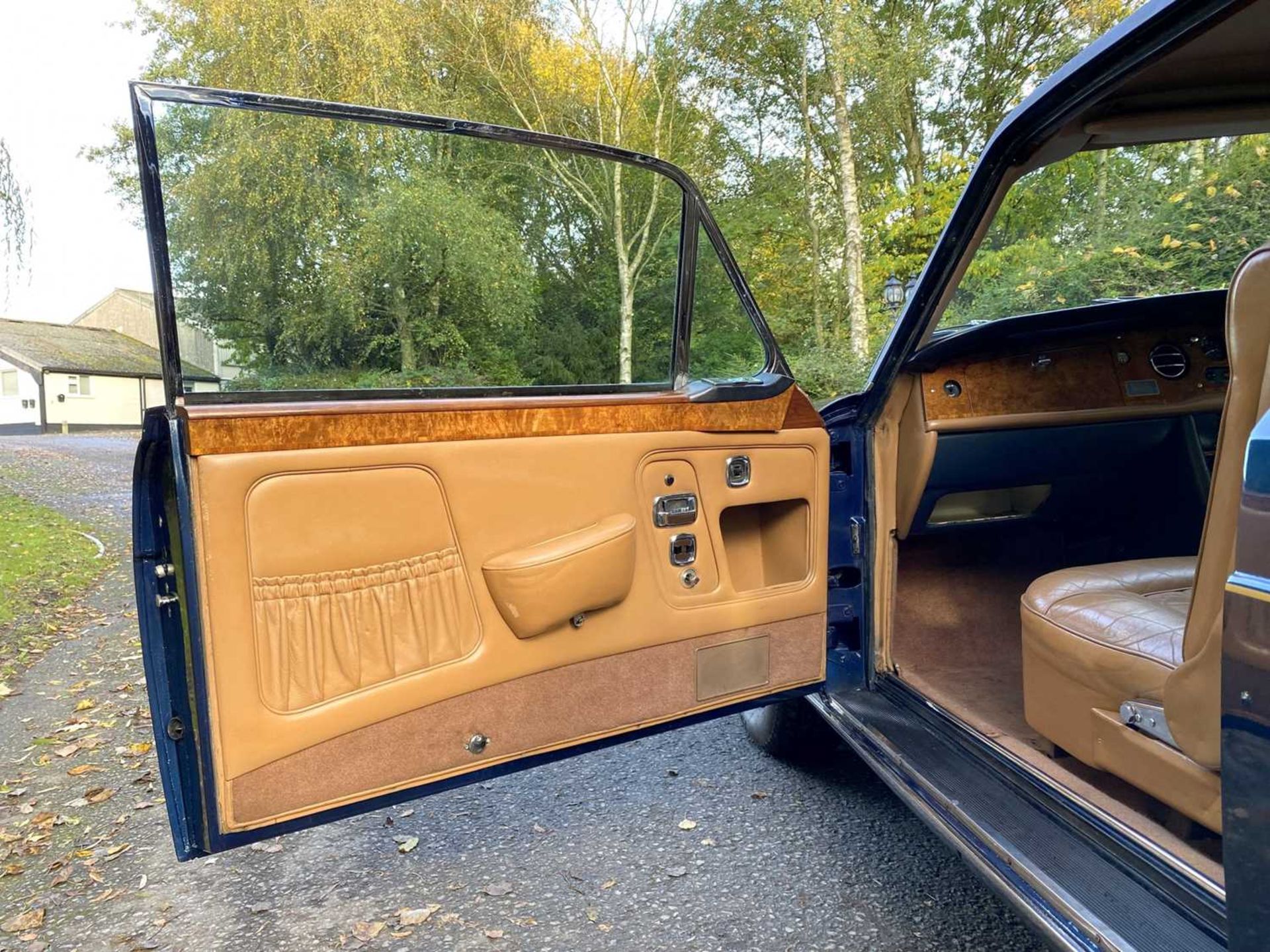 1971 Rolls-Royce Corniche Saloon Finished in Royal Navy Blue with Tobacco hide - Image 57 of 100