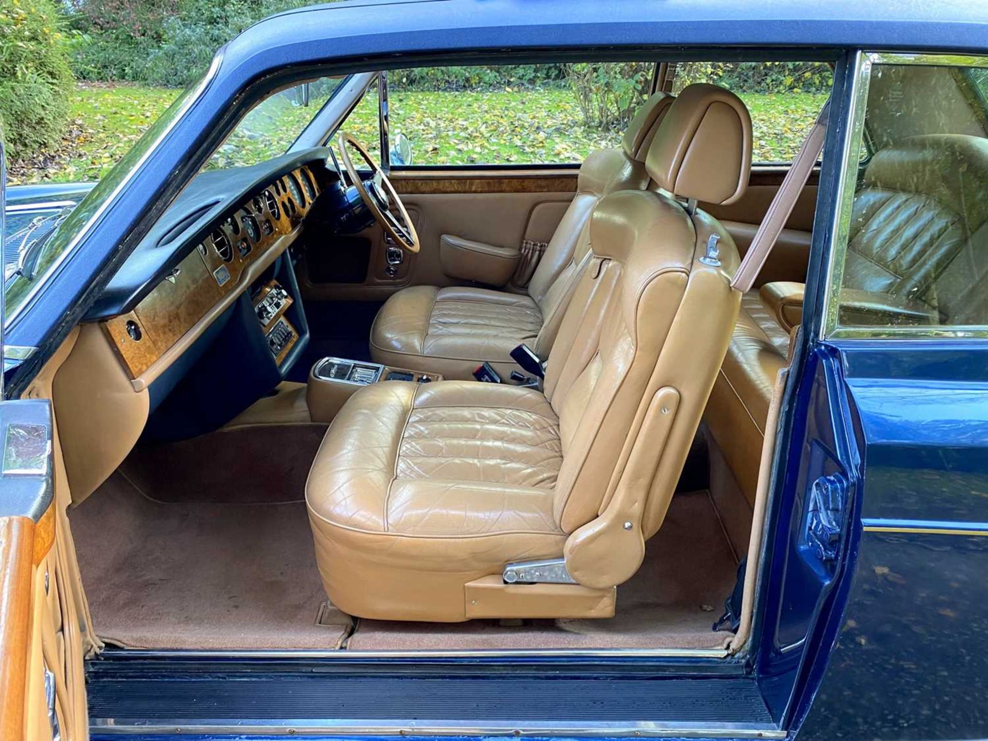 1971 Rolls-Royce Corniche Saloon Finished in Royal Navy Blue with Tobacco hide - Image 37 of 100