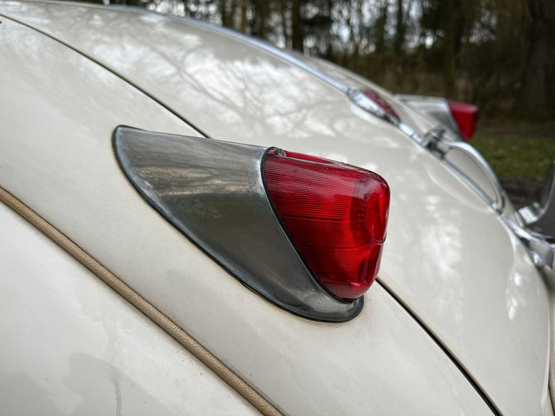 1956 Jaguar XK140 SE Roadster Home-market car. In the same family ownership for 33 years - Image 65 of 81