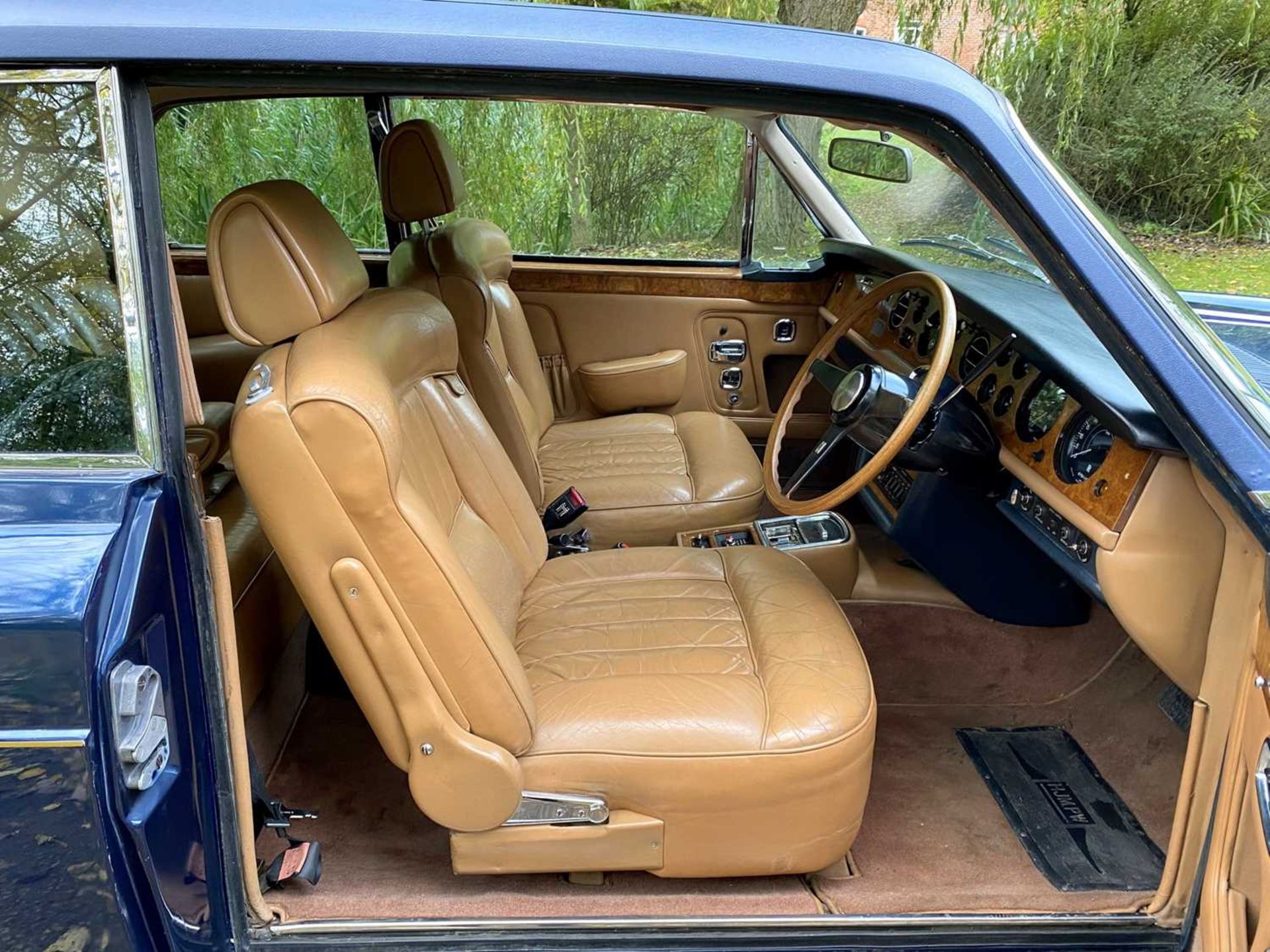 1971 Rolls-Royce Corniche Saloon Finished in Royal Navy Blue with Tobacco hide - Image 36 of 100