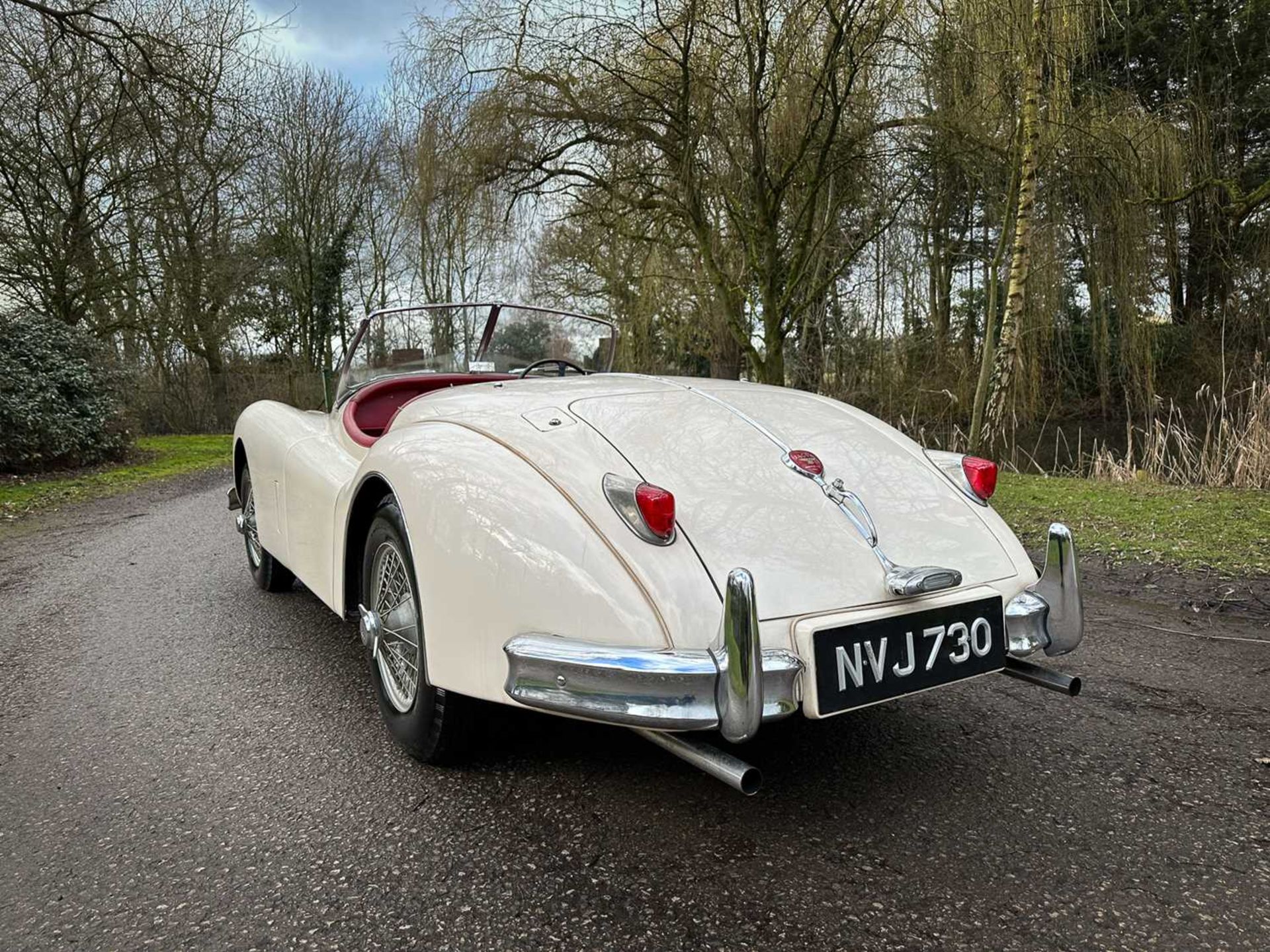 1956 Jaguar XK140 SE Roadster Home-market car. In the same family ownership for 33 years - Image 17 of 81