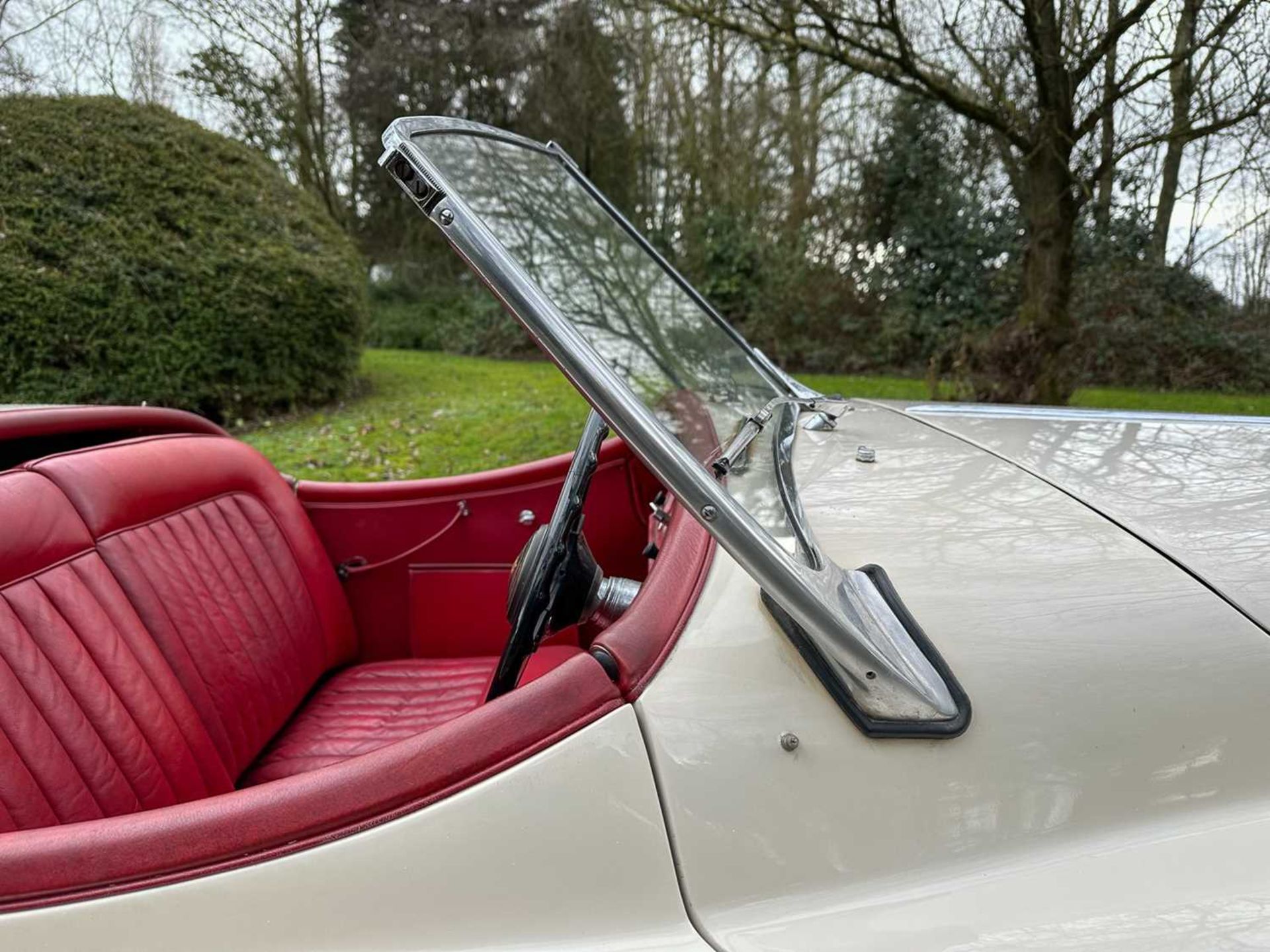 1956 Jaguar XK140 SE Roadster Home-market car. In the same family ownership for 33 years - Image 35 of 81