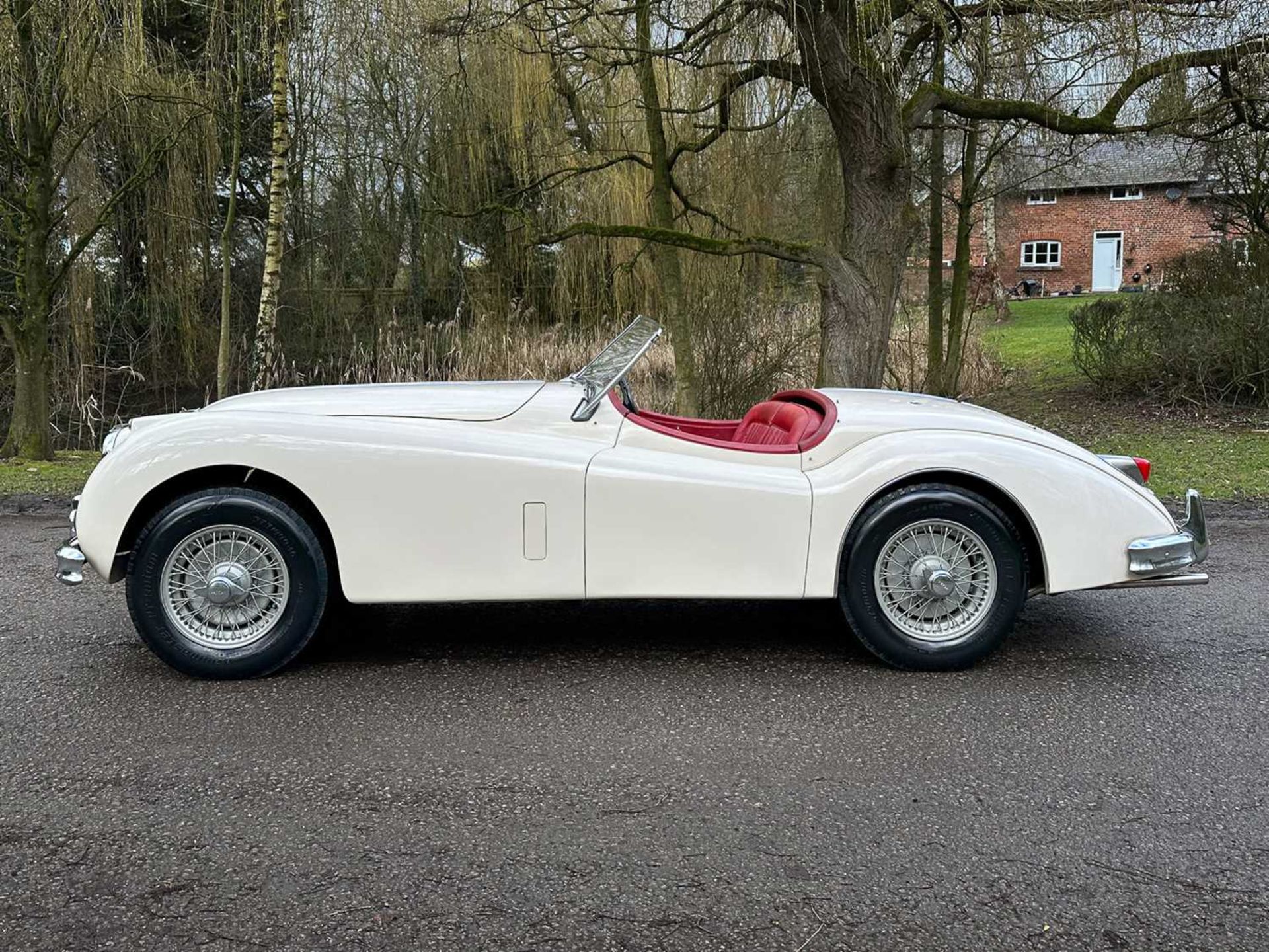 1956 Jaguar XK140 SE Roadster Home-market car. In the same family ownership for 33 years - Image 10 of 81