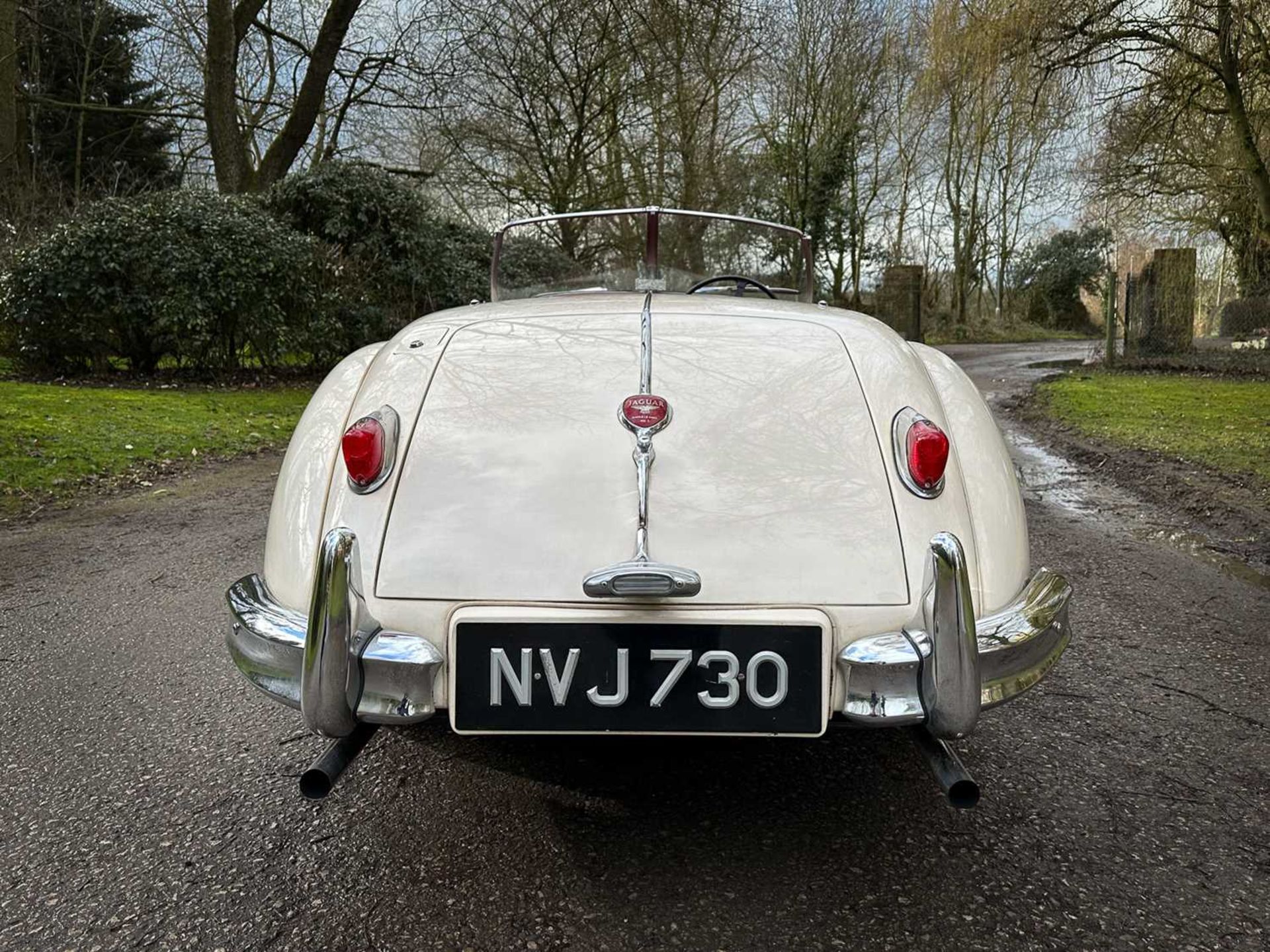 1956 Jaguar XK140 SE Roadster Home-market car. In the same family ownership for 33 years - Image 13 of 81