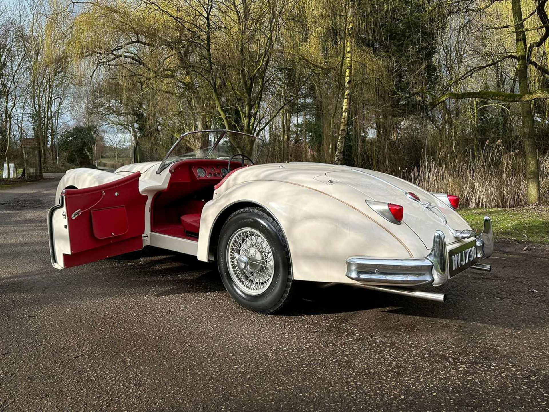 1956 Jaguar XK140 SE Roadster Home-market car. In the same family ownership for 33 years - Image 27 of 81