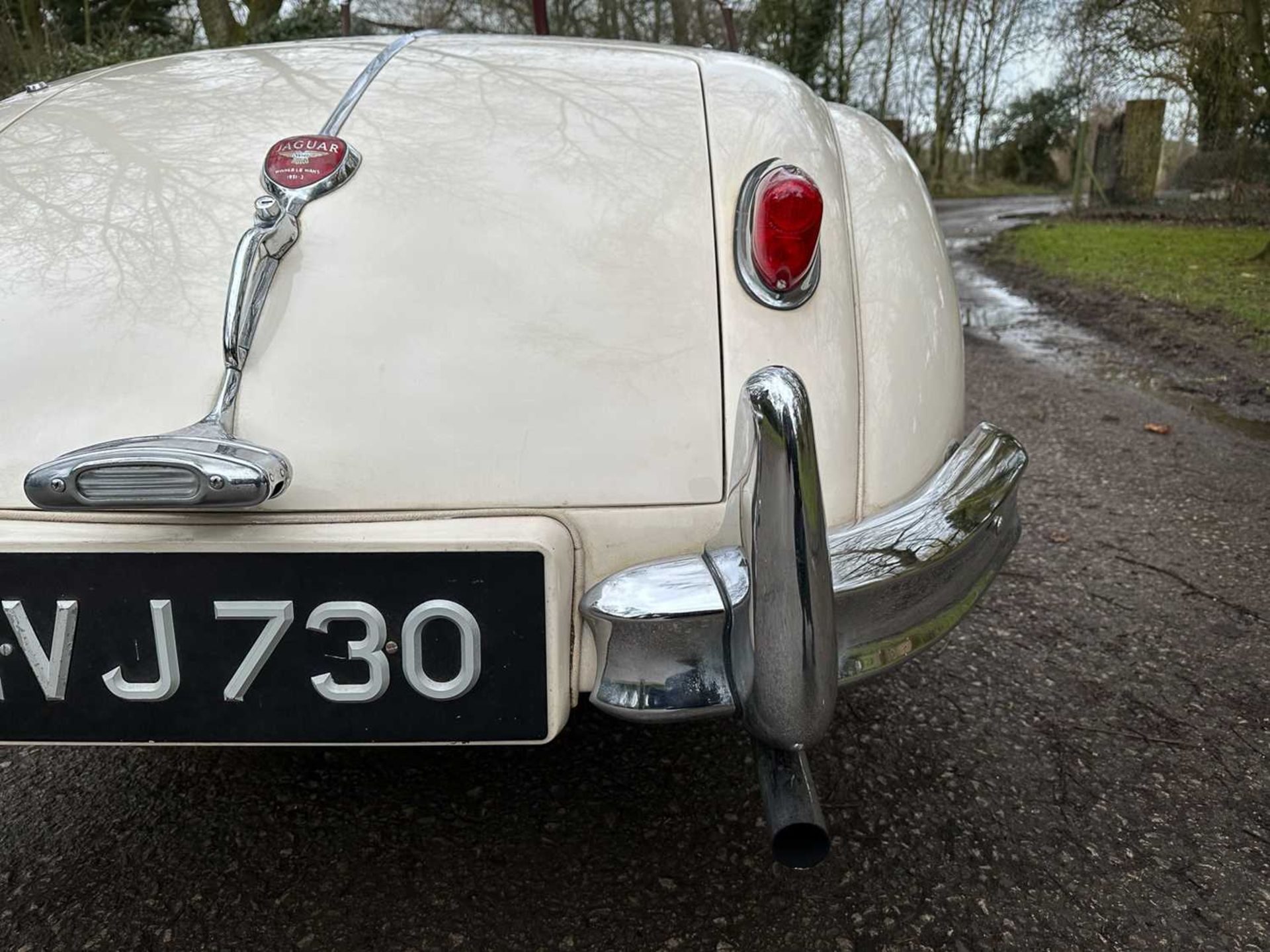 1956 Jaguar XK140 SE Roadster Home-market car. In the same family ownership for 33 years - Image 60 of 81