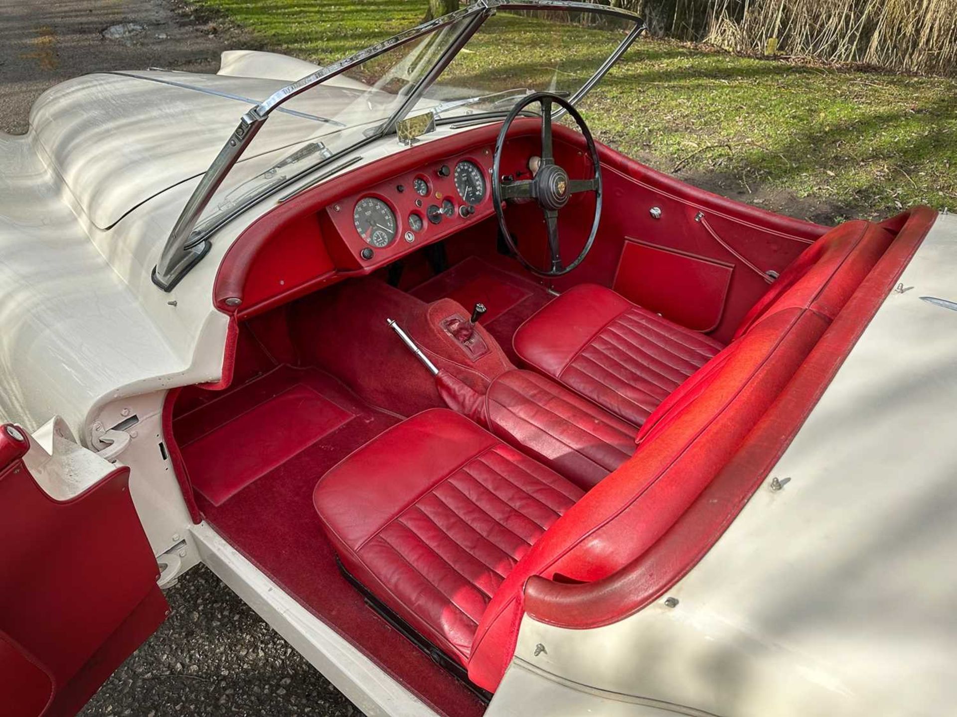 1956 Jaguar XK140 SE Roadster Home-market car. In the same family ownership for 33 years - Image 30 of 81