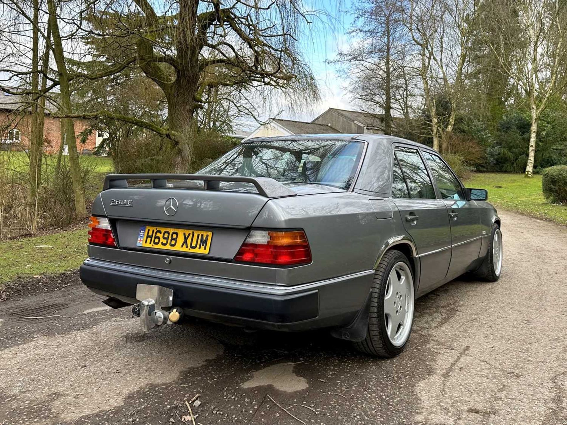 1990 Mercedes-Benz 260 E - Image 12 of 28