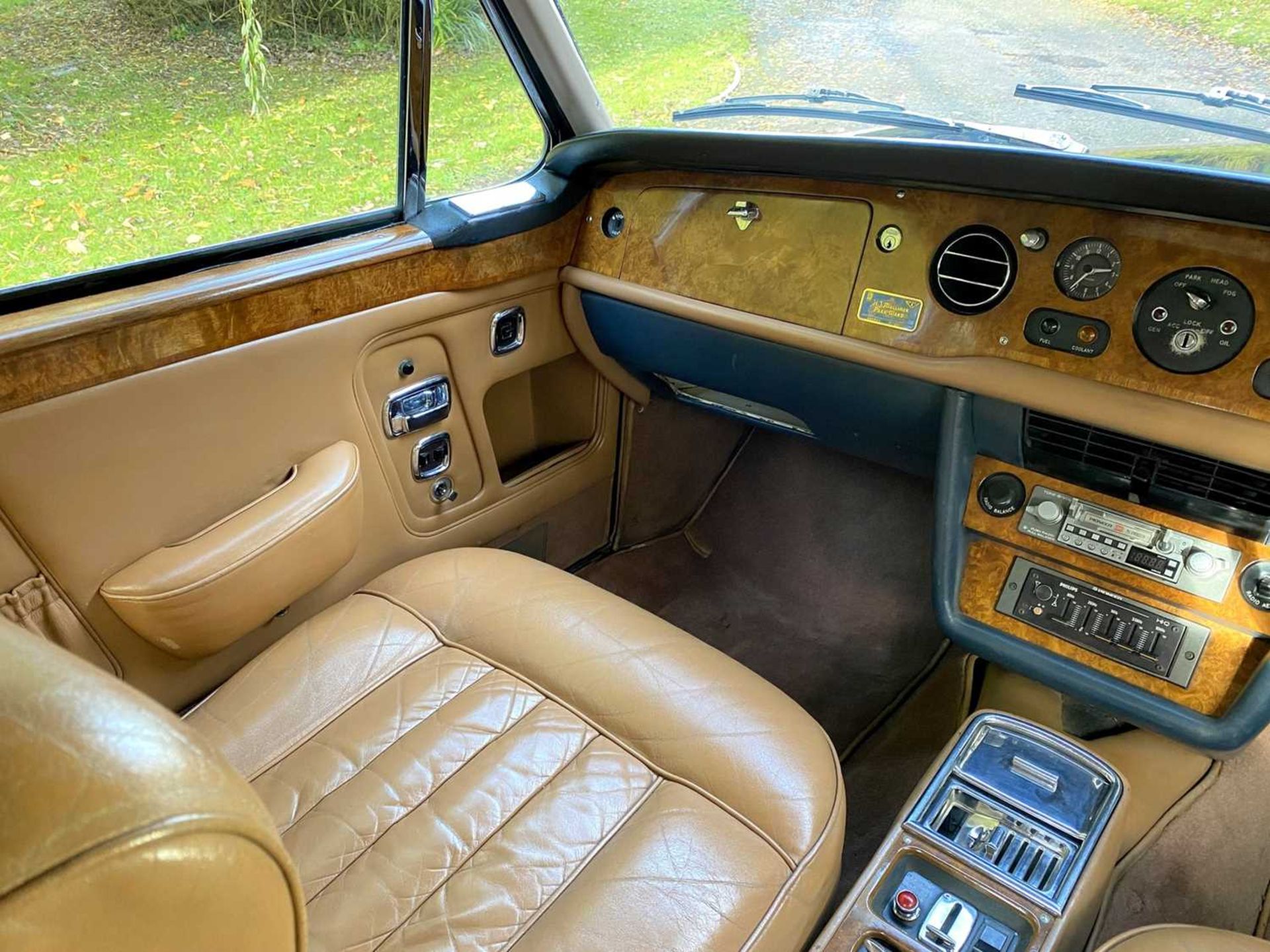 1971 Rolls-Royce Corniche Saloon Finished in Royal Navy Blue with Tobacco hide - Image 46 of 100