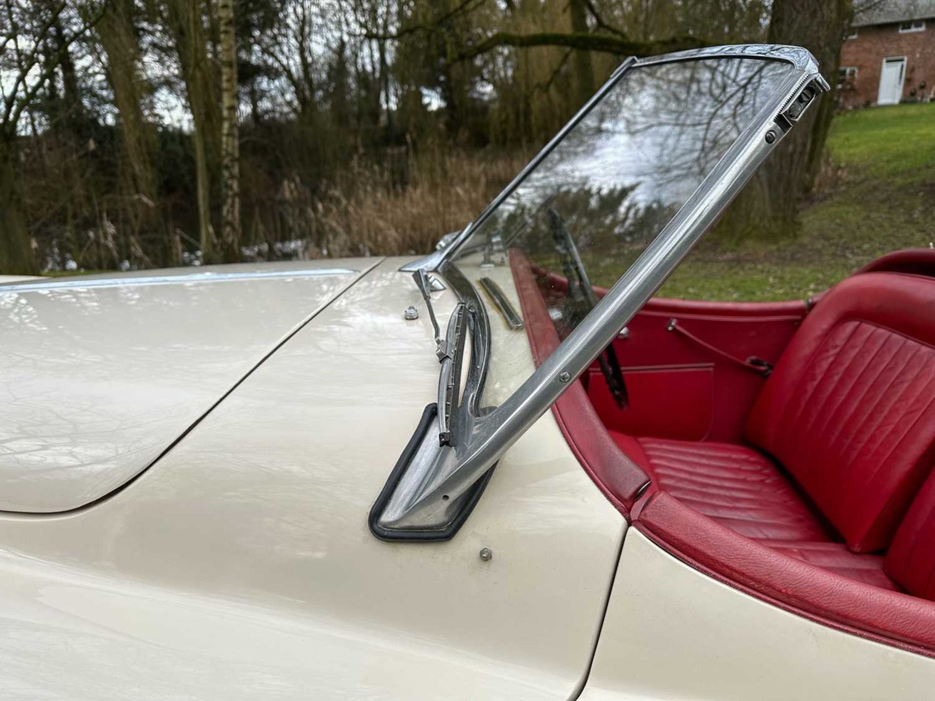 1956 Jaguar XK140 SE Roadster Home-market car. In the same family ownership for 33 years - Image 36 of 81