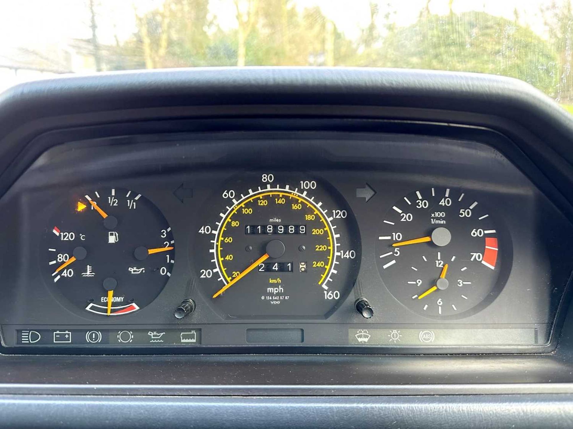 1990 Mercedes-Benz 260 E - Image 23 of 28