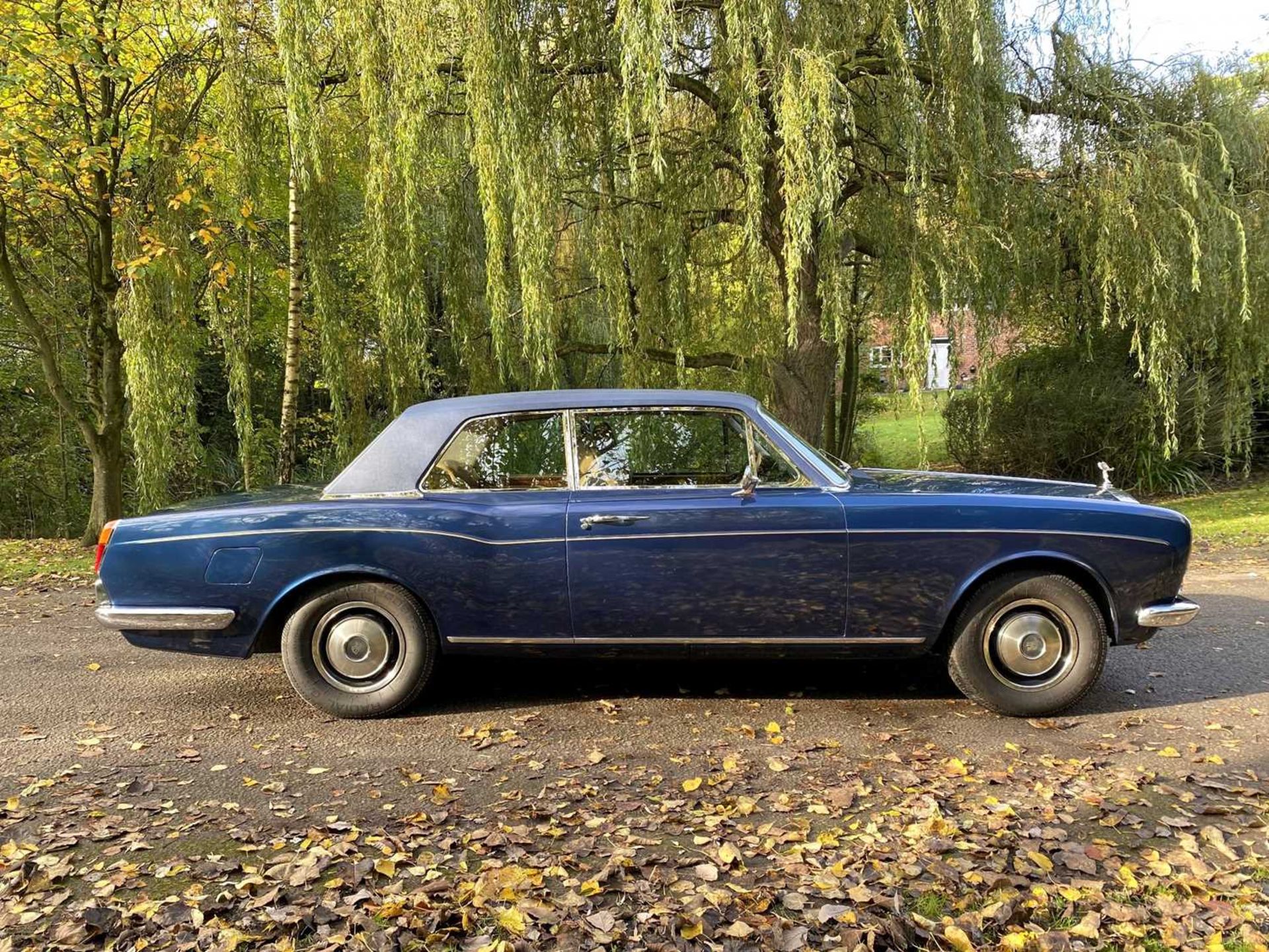 1971 Rolls-Royce Corniche Saloon Finished in Royal Navy Blue with Tobacco hide - Image 13 of 100