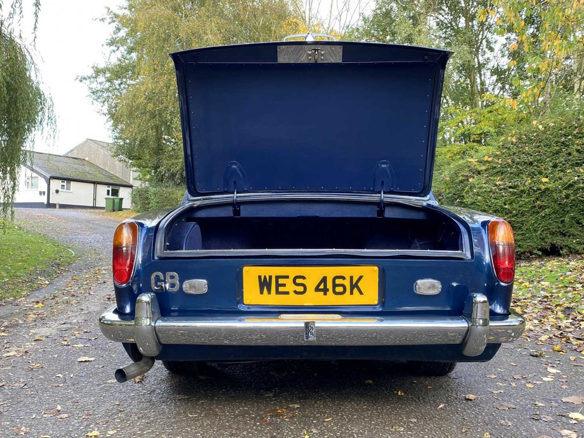 1971 Rolls-Royce Corniche Saloon Finished in Royal Navy Blue with Tobacco hide - Image 22 of 100