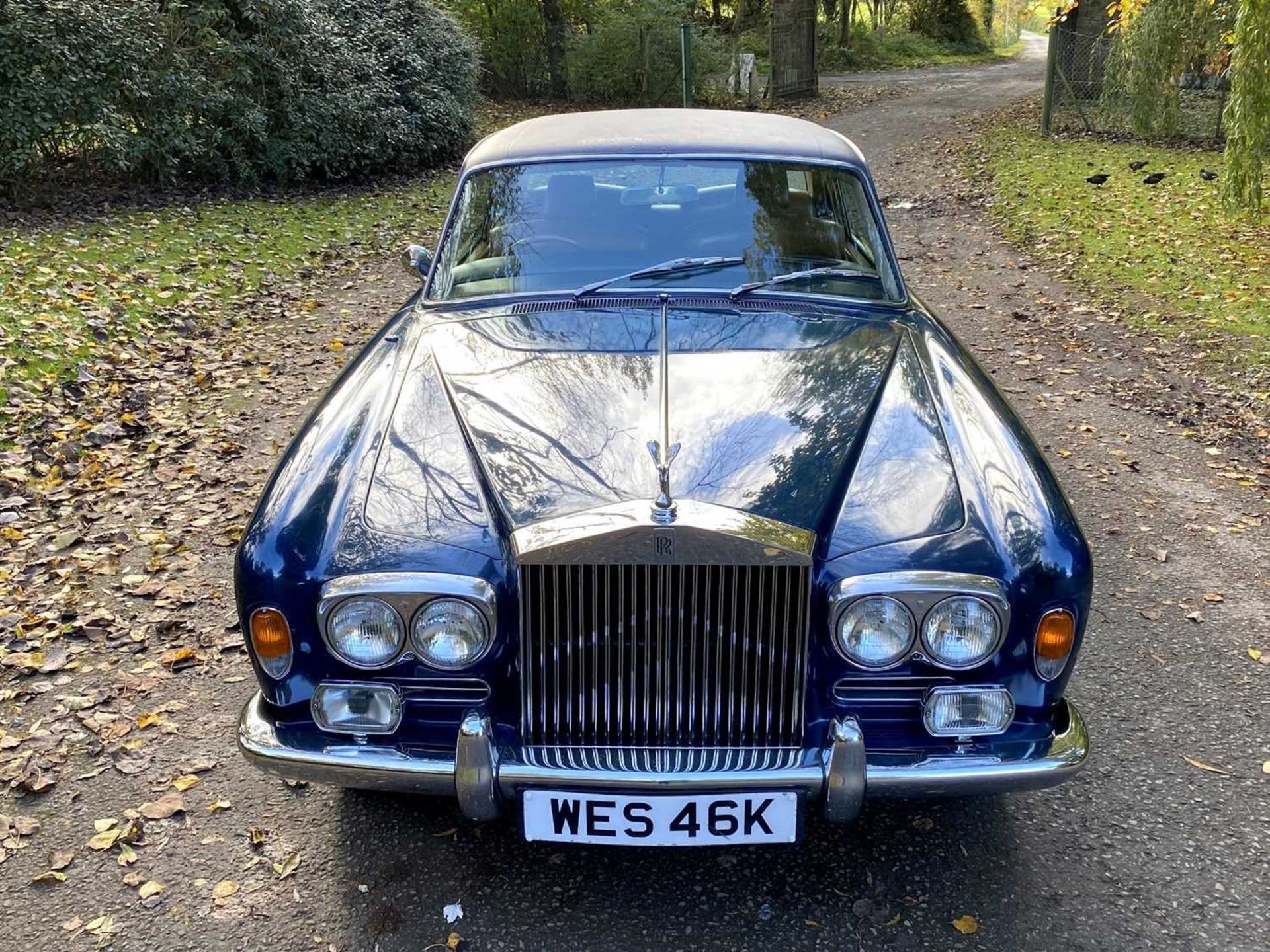 1971 Rolls-Royce Corniche Saloon Finished in Royal Navy Blue with Tobacco hide - Image 19 of 100