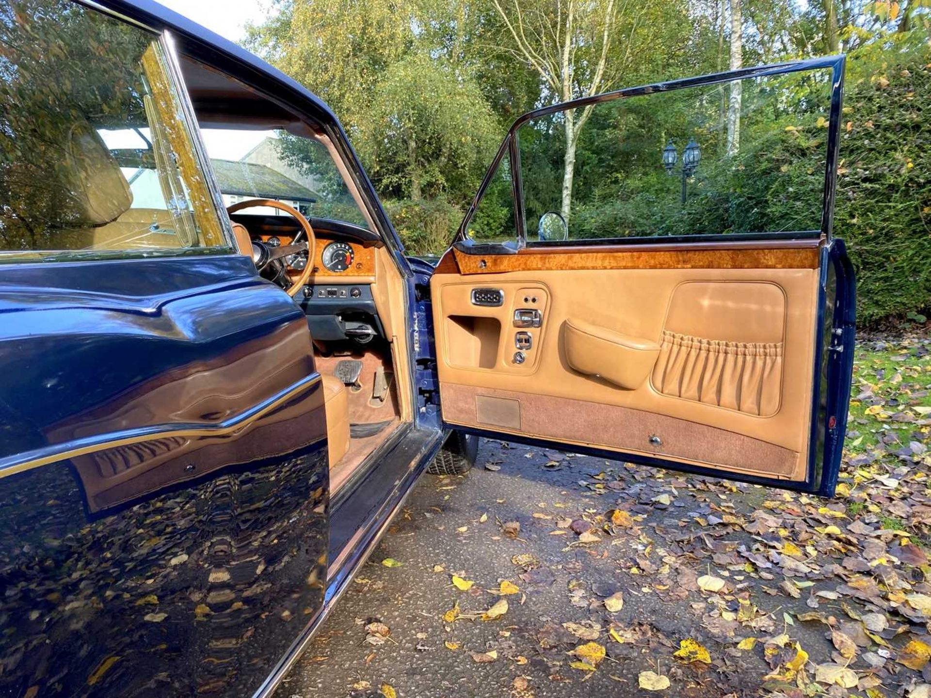 1971 Rolls-Royce Corniche Saloon Finished in Royal Navy Blue with Tobacco hide - Image 58 of 100