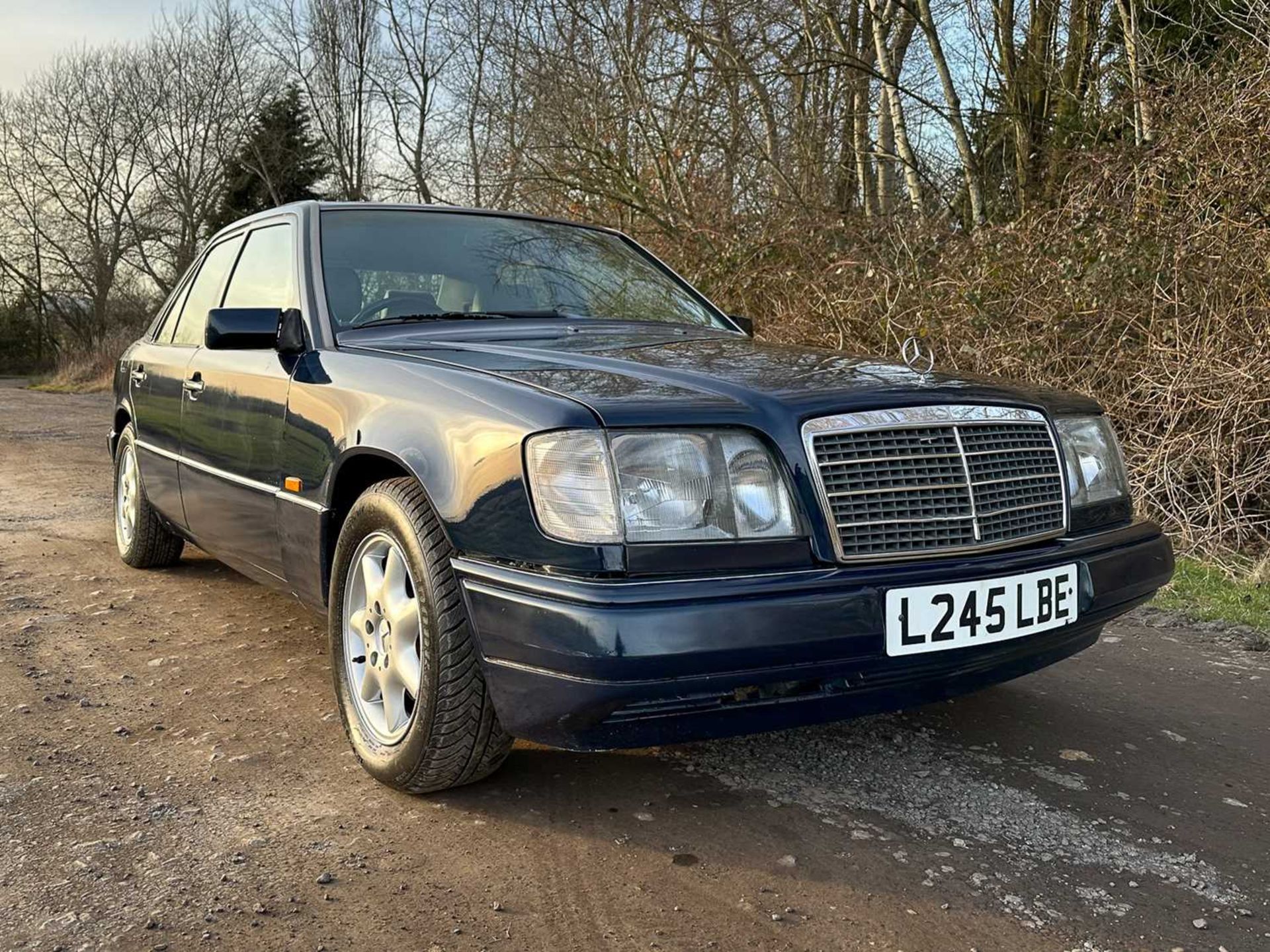 1993 Mercedes-Benz E200 Elegance *** NO RESERVE *** - Image 6 of 66