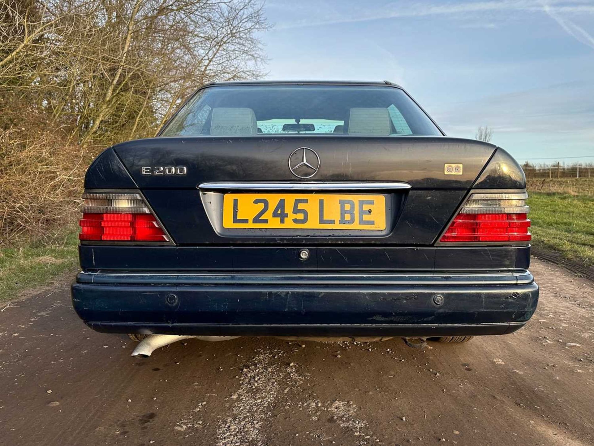 1993 Mercedes-Benz E200 Elegance *** NO RESERVE *** - Image 16 of 66