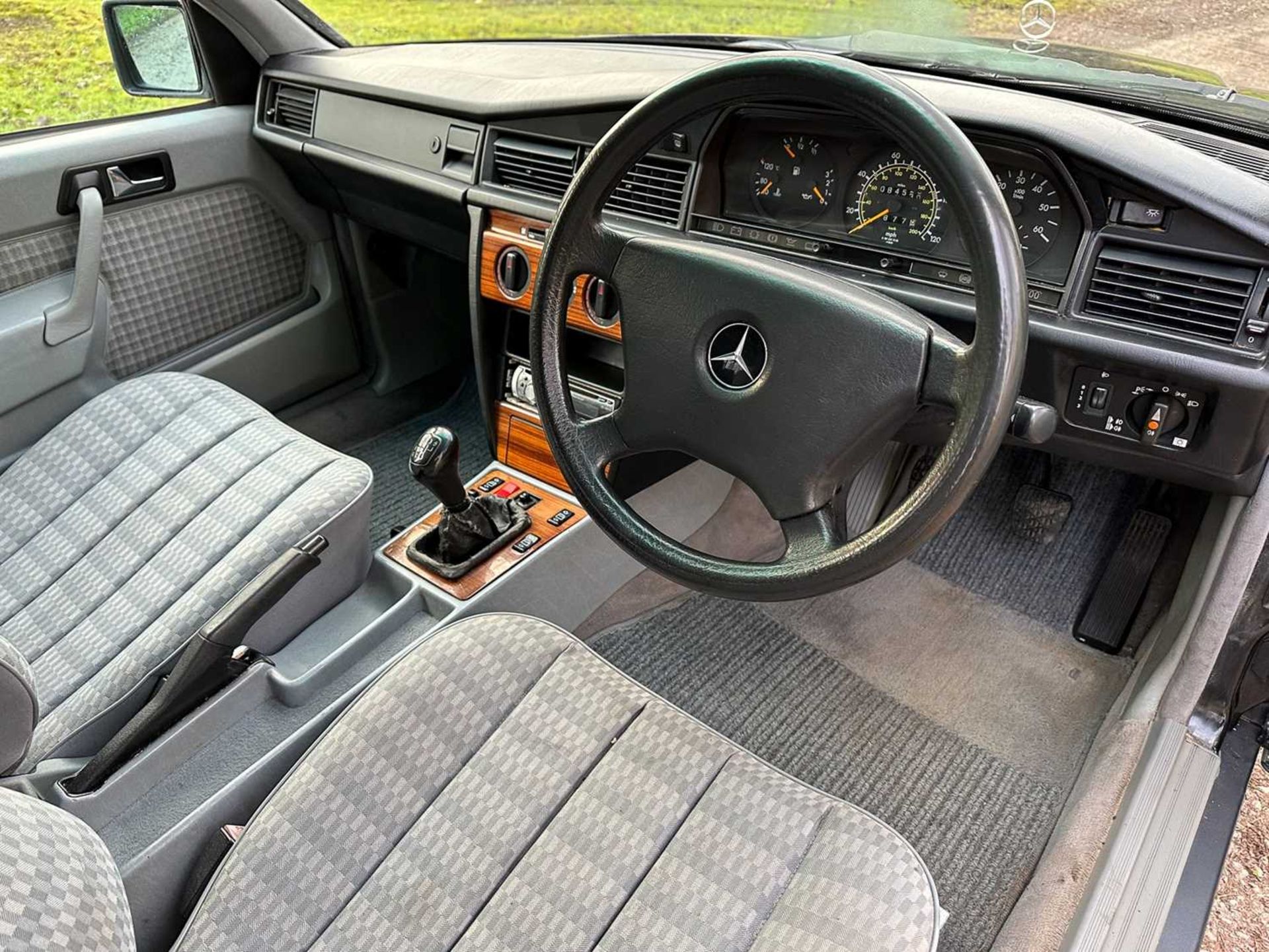 1992 Mercedes-Benz 190D *** NO RESERVE *** - Image 32 of 61