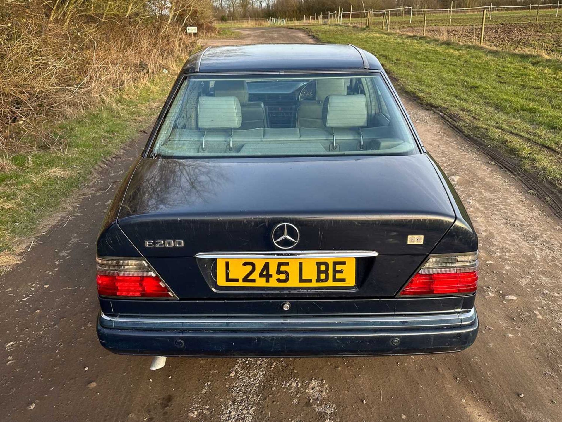 1993 Mercedes-Benz E200 Elegance *** NO RESERVE *** - Image 17 of 66