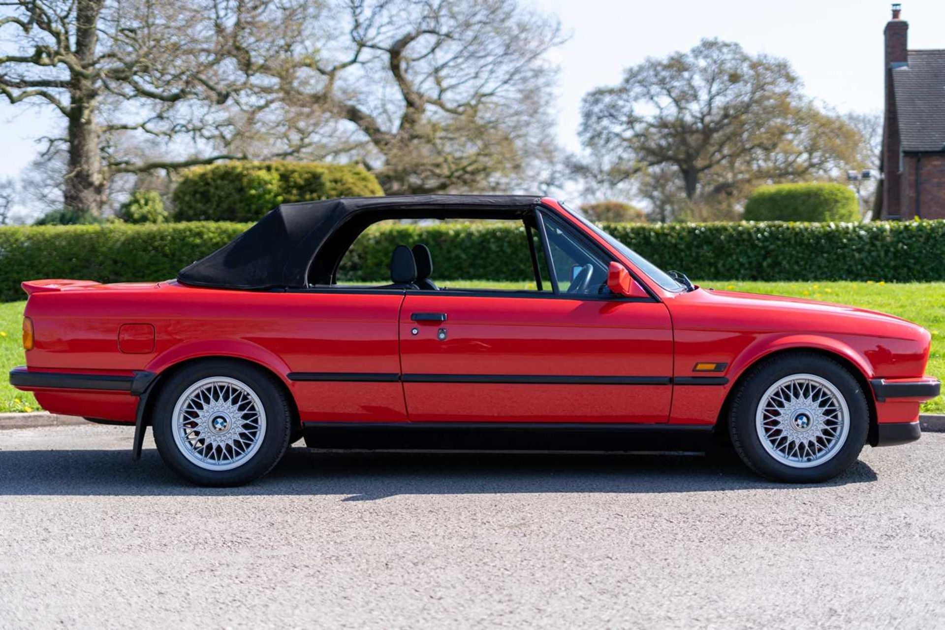 1990 BMW 325i Cabriolet  Desirable Manual gearbox, complete with hard top  - Image 14 of 72