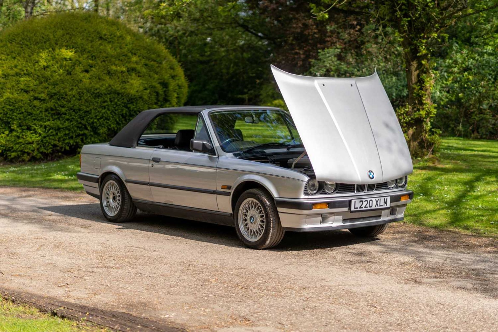1993 BMW 318i Cabriolet  Desirable Manual gearbox, complete with hard top - Image 50 of 52