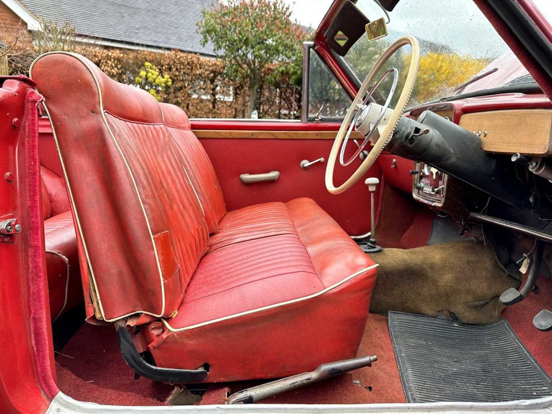 1961 Singer Gazelle Convertible Comes complete with overdrive, period radio and badge bar - Bild 43 aus 95
