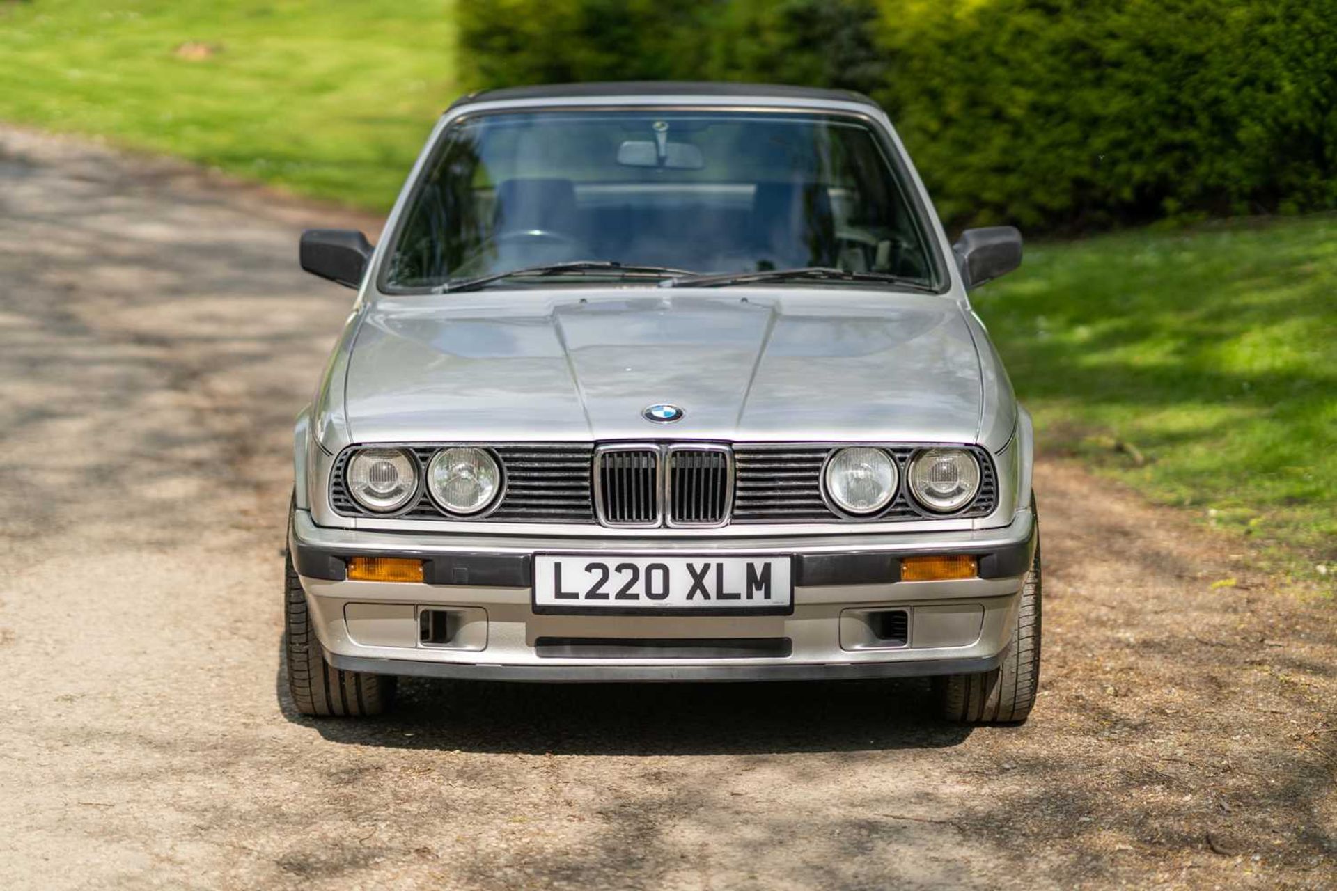 1993 BMW 318i Cabriolet  Desirable Manual gearbox, complete with hard top - Image 2 of 52