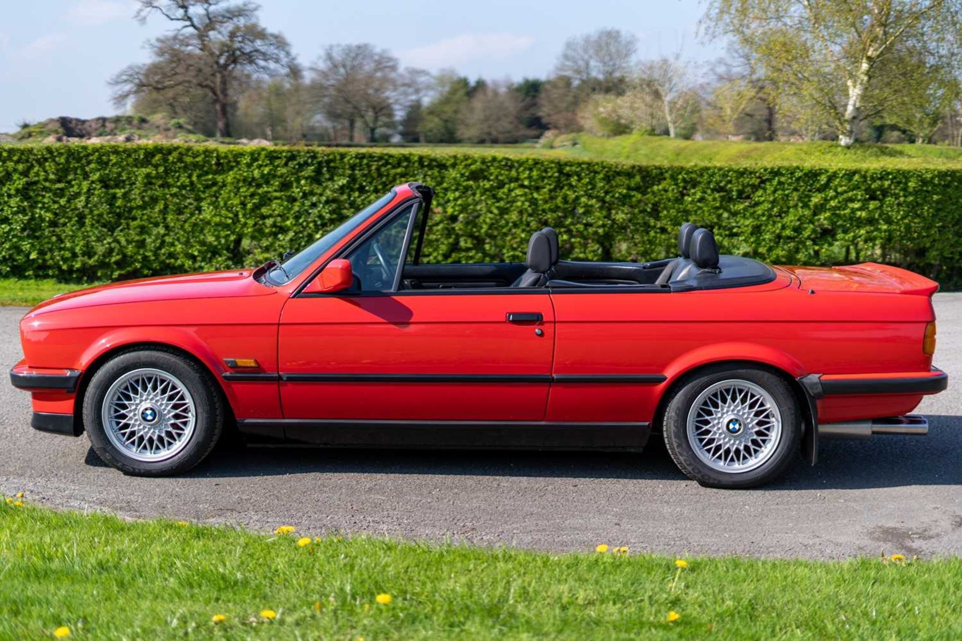 1990 BMW 325i Cabriolet  Desirable Manual gearbox, complete with hard top  - Image 3 of 72