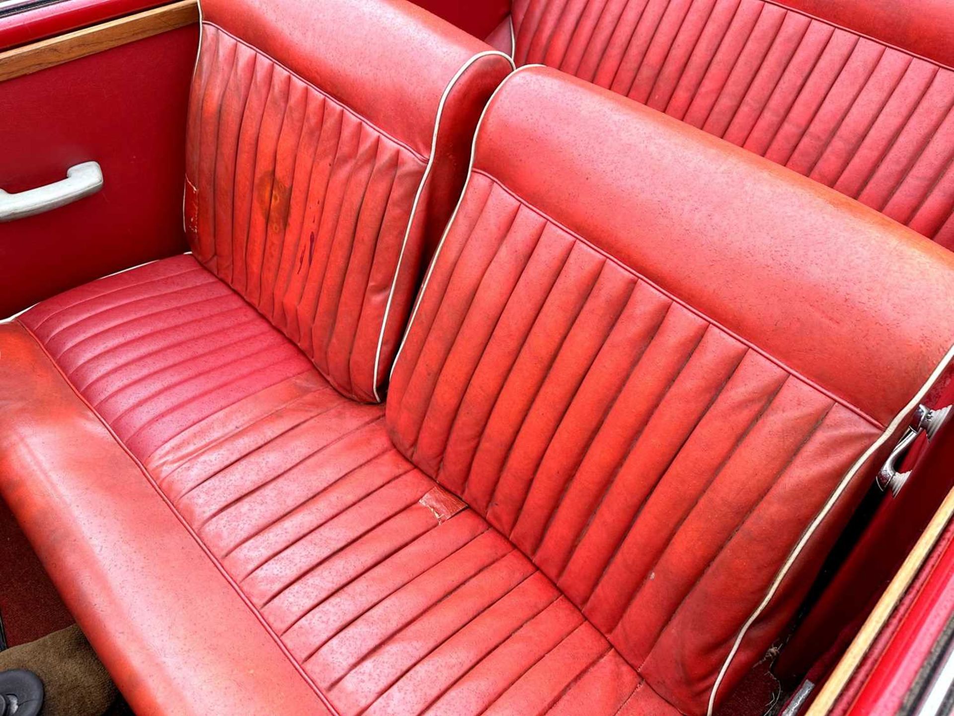 1961 Singer Gazelle Convertible Comes complete with overdrive, period radio and badge bar - Bild 57 aus 95