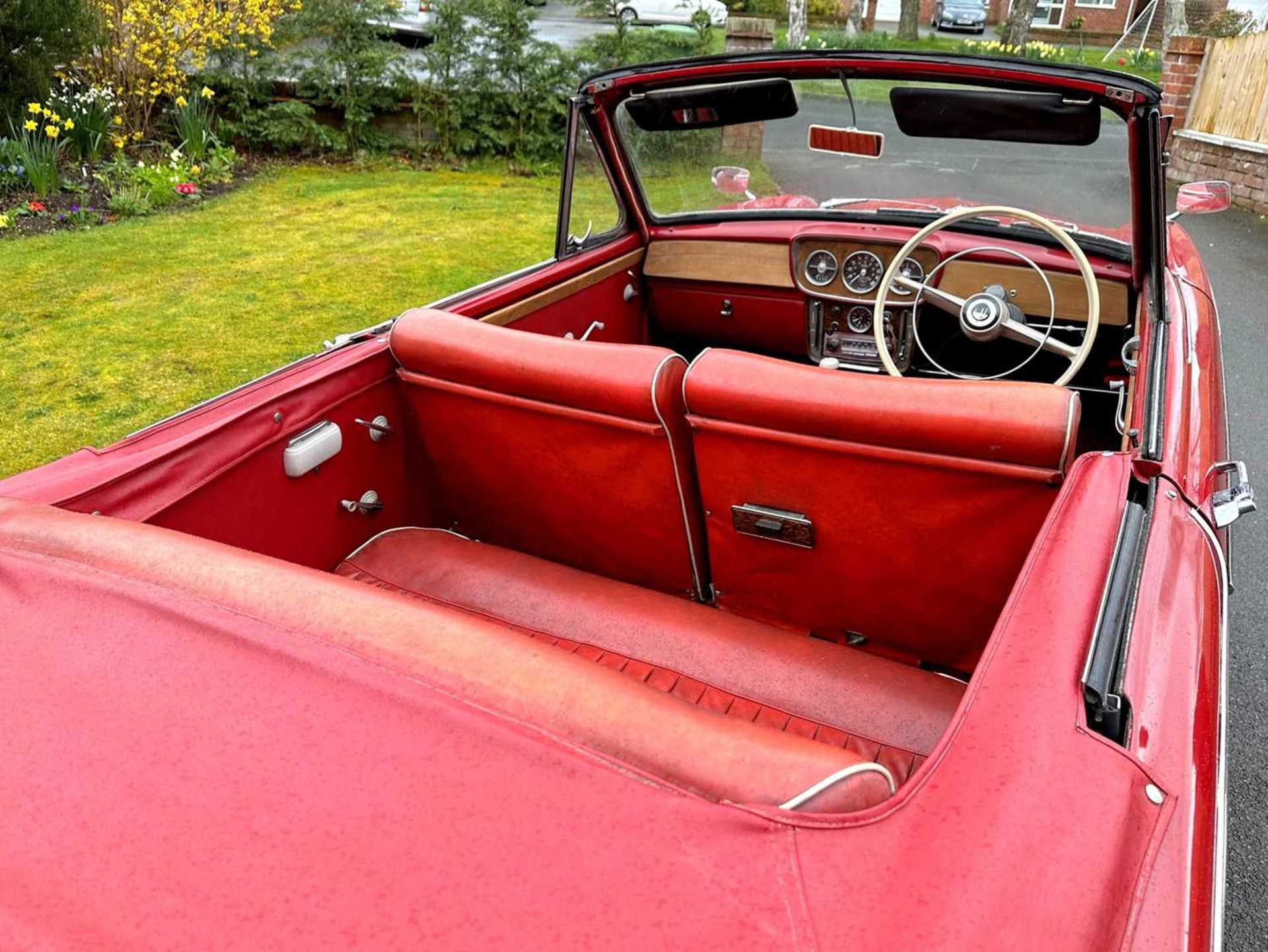1961 Singer Gazelle Convertible Comes complete with overdrive, period radio and badge bar - Bild 41 aus 95