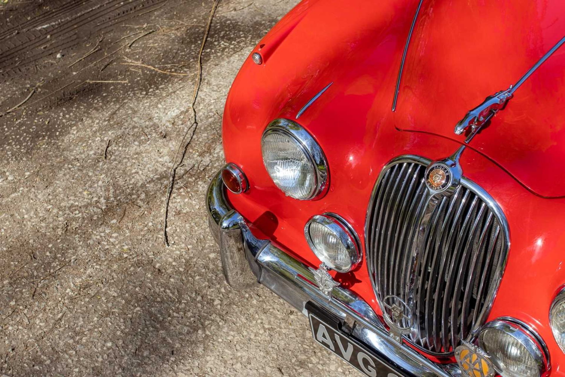 1966 Jaguar MKII 2.4 Believed to have covered a credible 19,000 miles, one former keeper  - Bild 24 aus 86