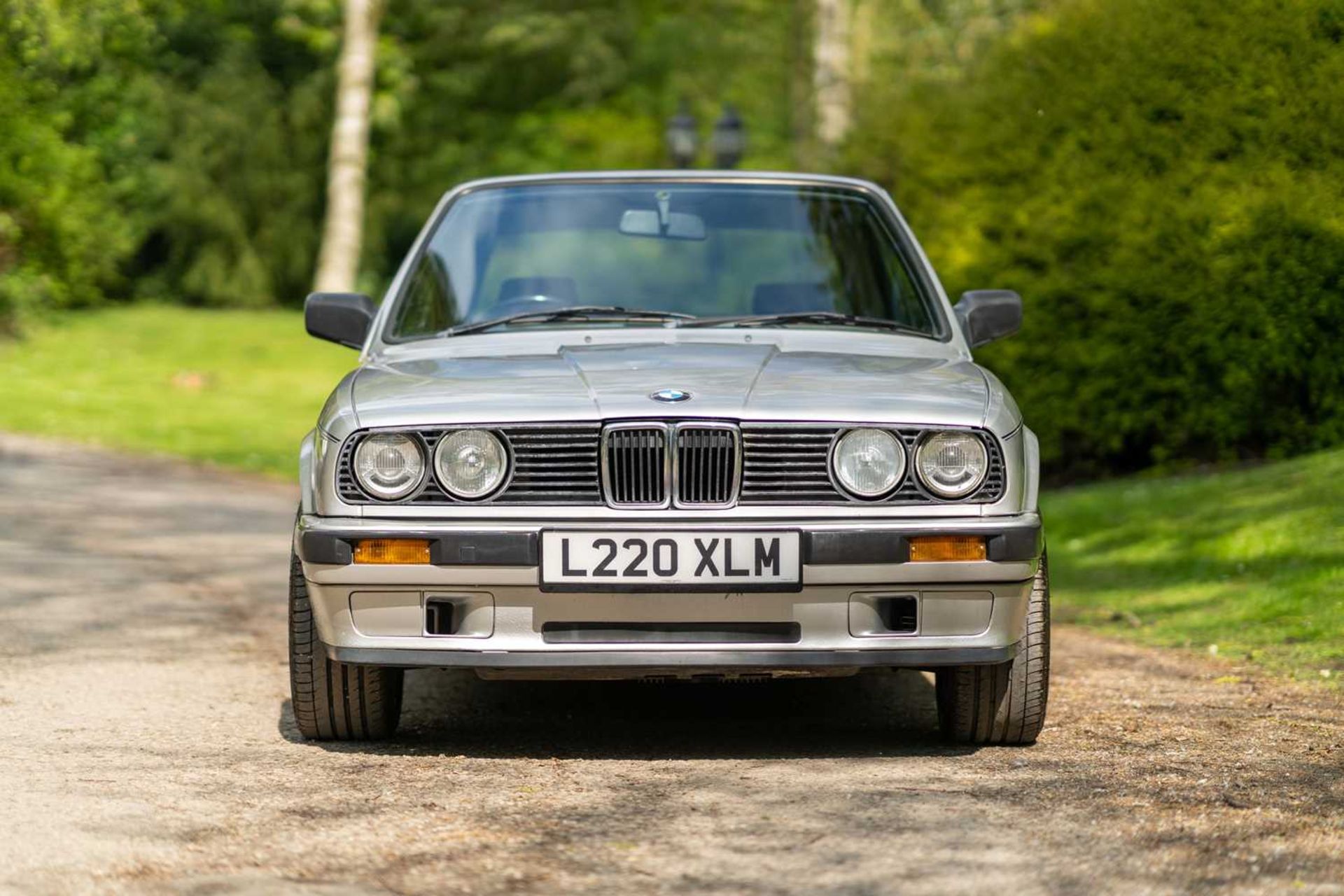 1993 BMW 318i Cabriolet  Desirable Manual gearbox, complete with hard top - Image 3 of 52