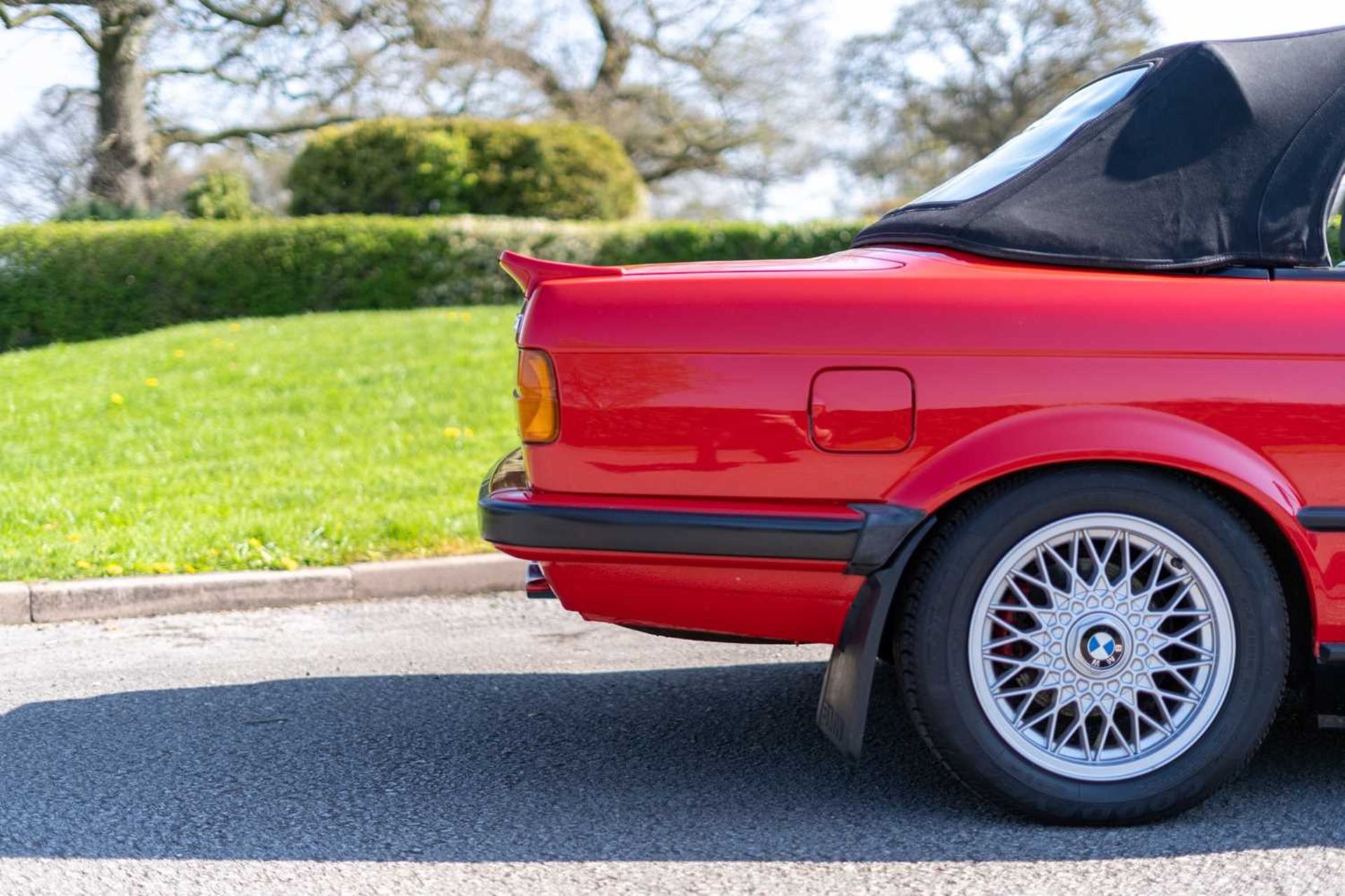 1990 BMW 325i Cabriolet  Desirable Manual gearbox, complete with hard top  - Image 40 of 72