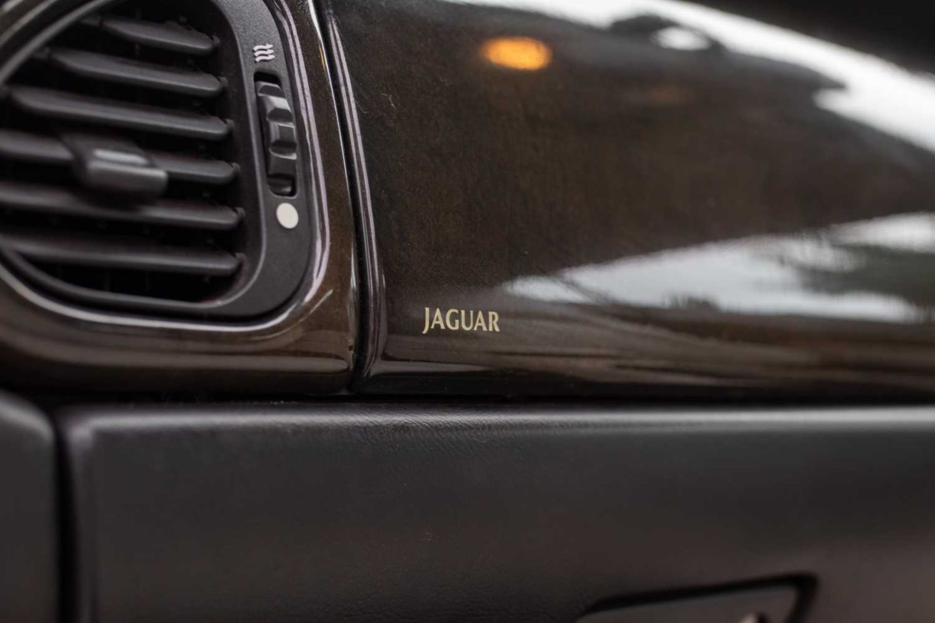 1999 Jaguar XKR Convertible  *** NO RESERVE *** - Image 86 of 114
