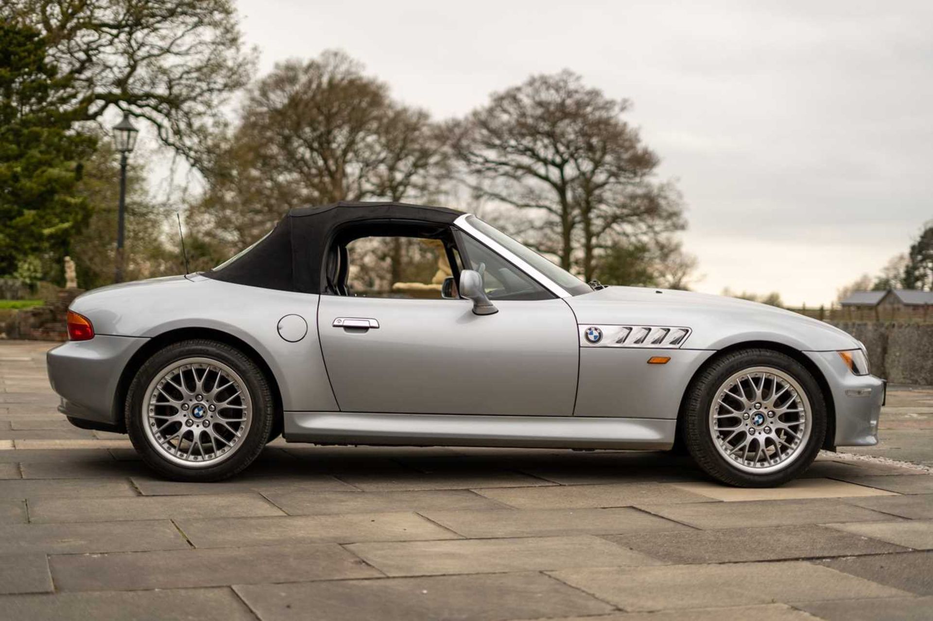 1997 BMW Z3 2.8 Same family ownership for 22 years, Desirable manual with 12 months MOT  - Image 16 of 66