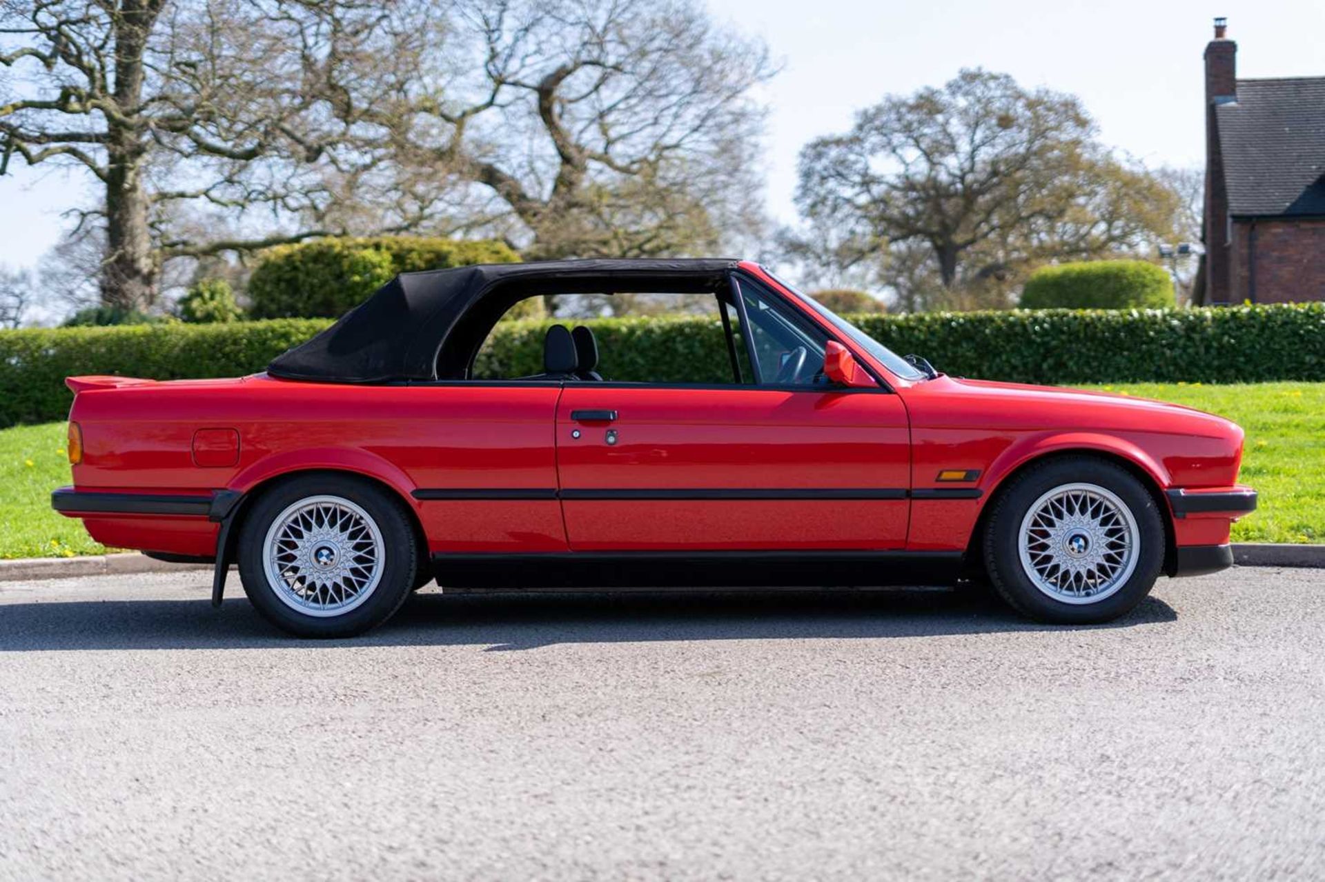 1990 BMW 325i Cabriolet  Desirable Manual gearbox, complete with hard top  - Image 12 of 72