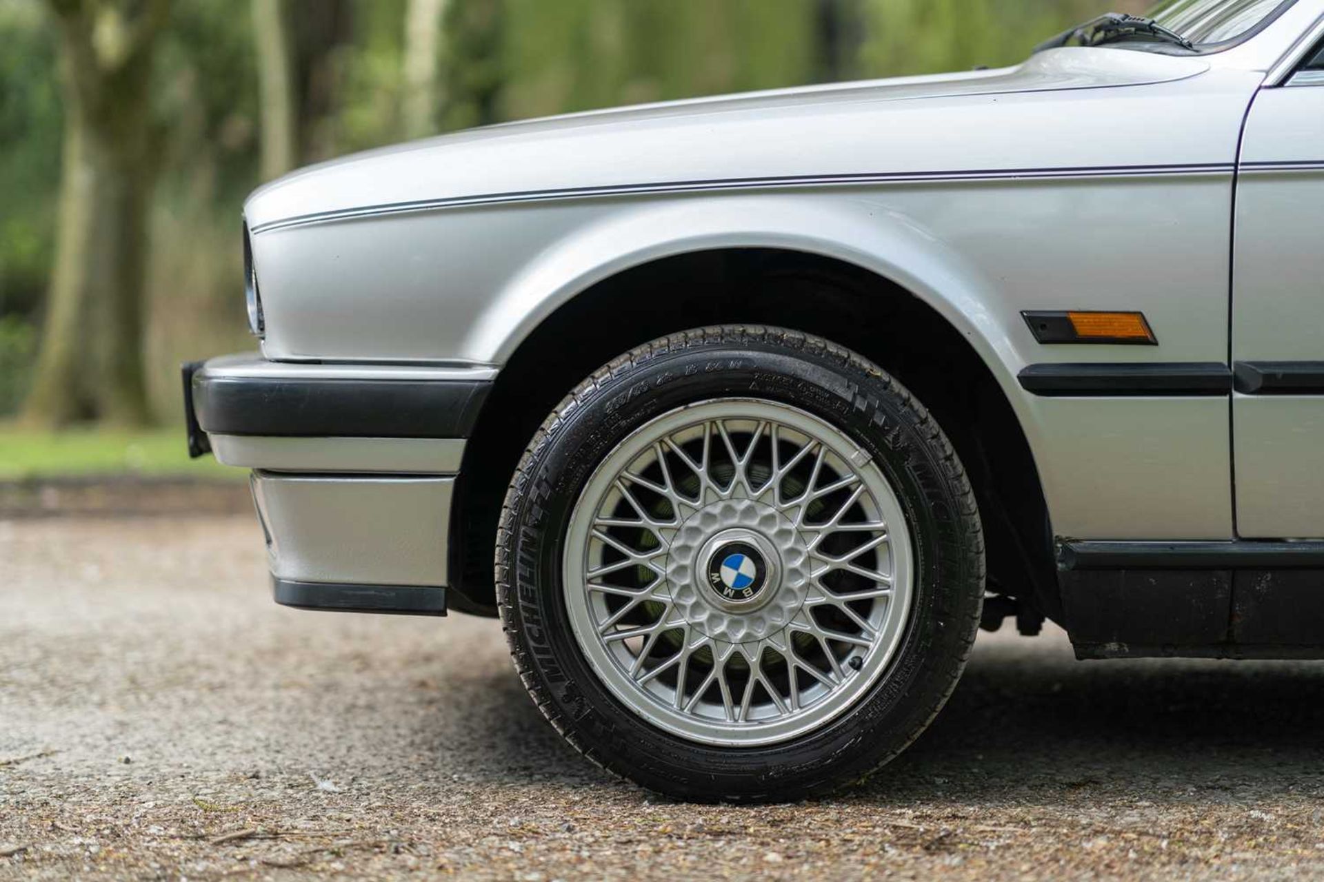1993 BMW 318i Cabriolet  Desirable Manual gearbox, complete with hard top - Image 9 of 52