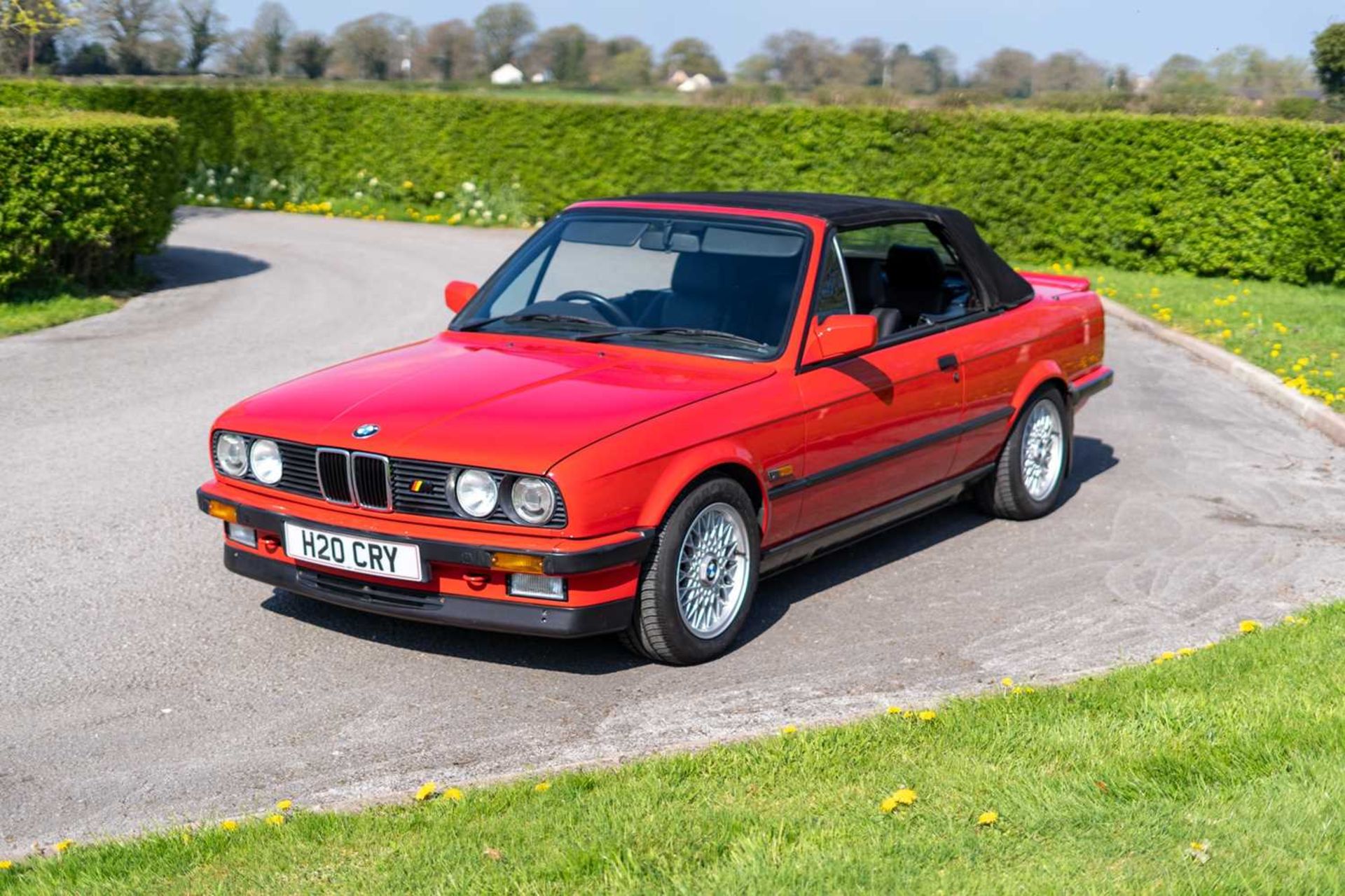 1990 BMW 325i Cabriolet  Desirable Manual gearbox, complete with hard top  - Image 10 of 72