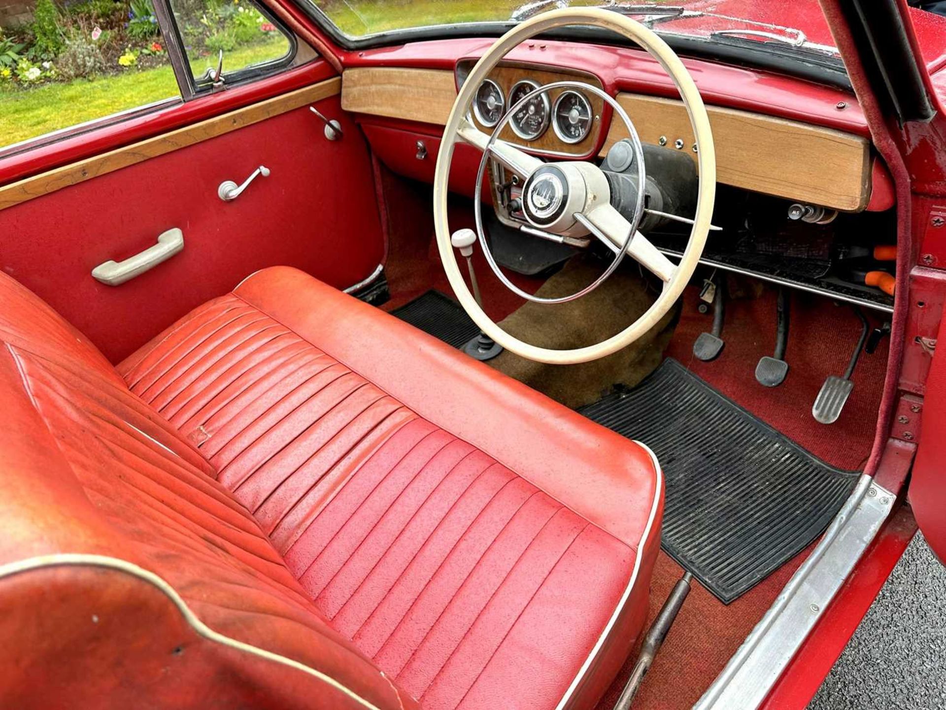 1961 Singer Gazelle Convertible Comes complete with overdrive, period radio and badge bar - Bild 52 aus 95