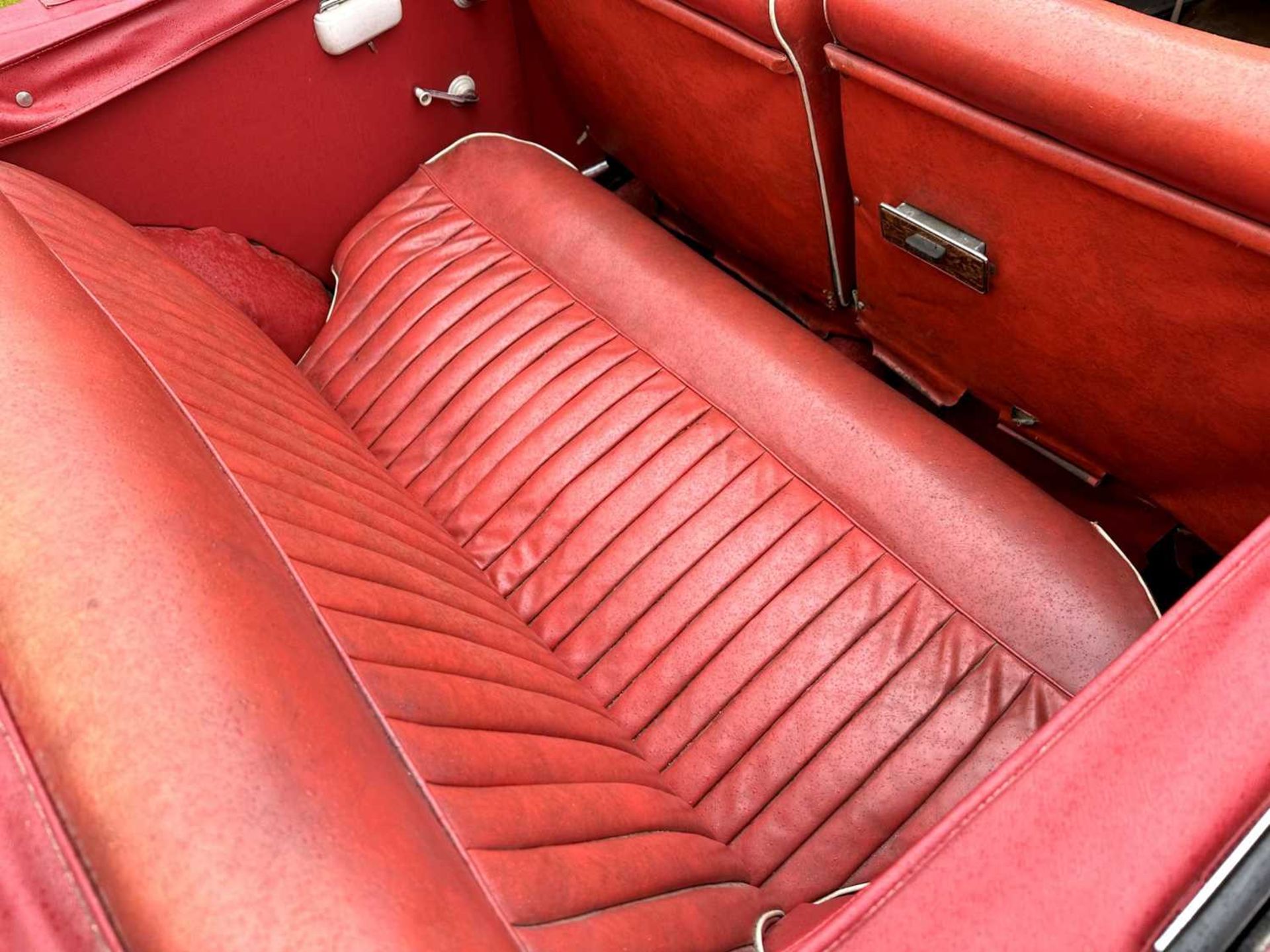 1961 Singer Gazelle Convertible Comes complete with overdrive, period radio and badge bar - Bild 55 aus 95