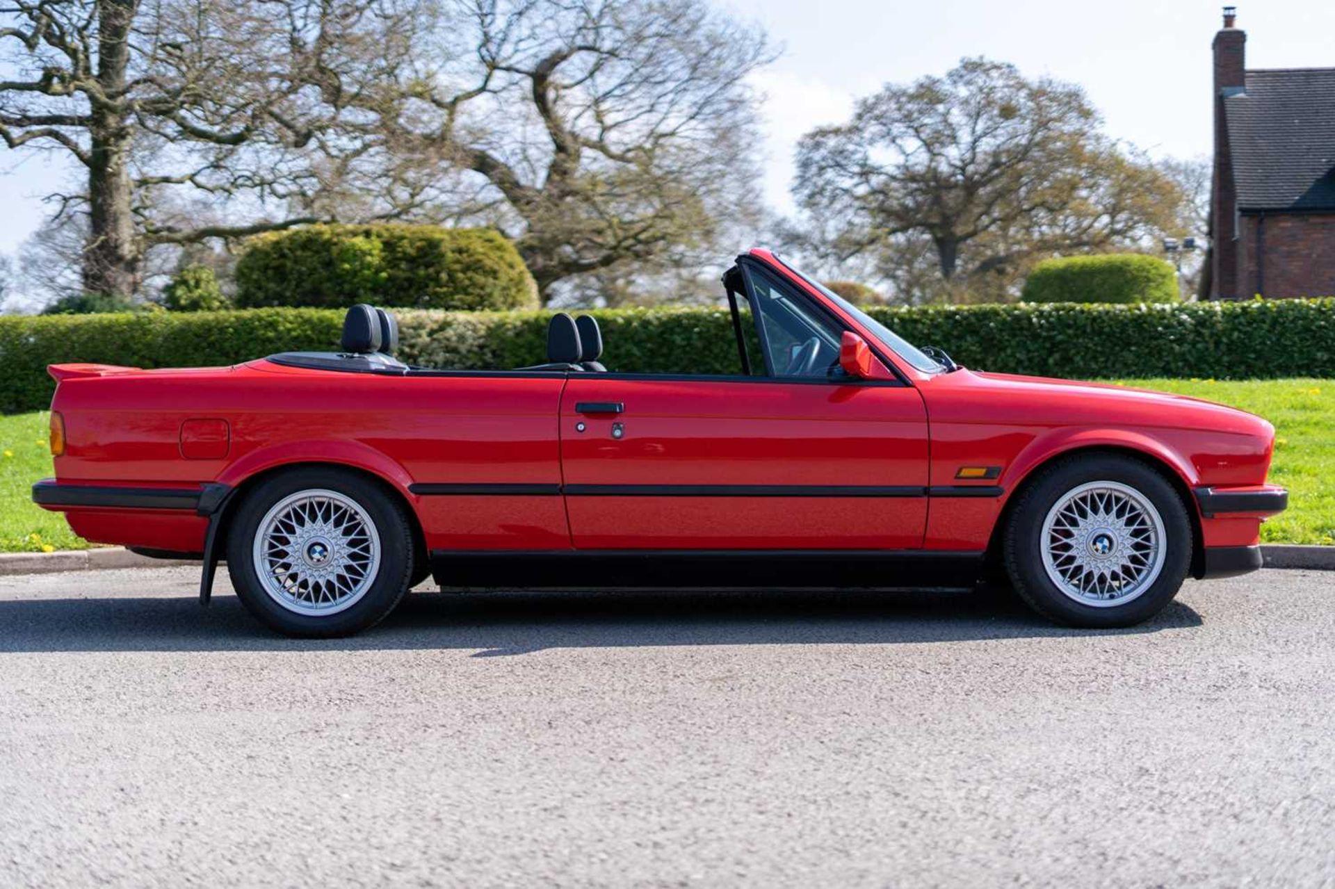 1990 BMW 325i Cabriolet  Desirable Manual gearbox, complete with hard top  - Image 4 of 72