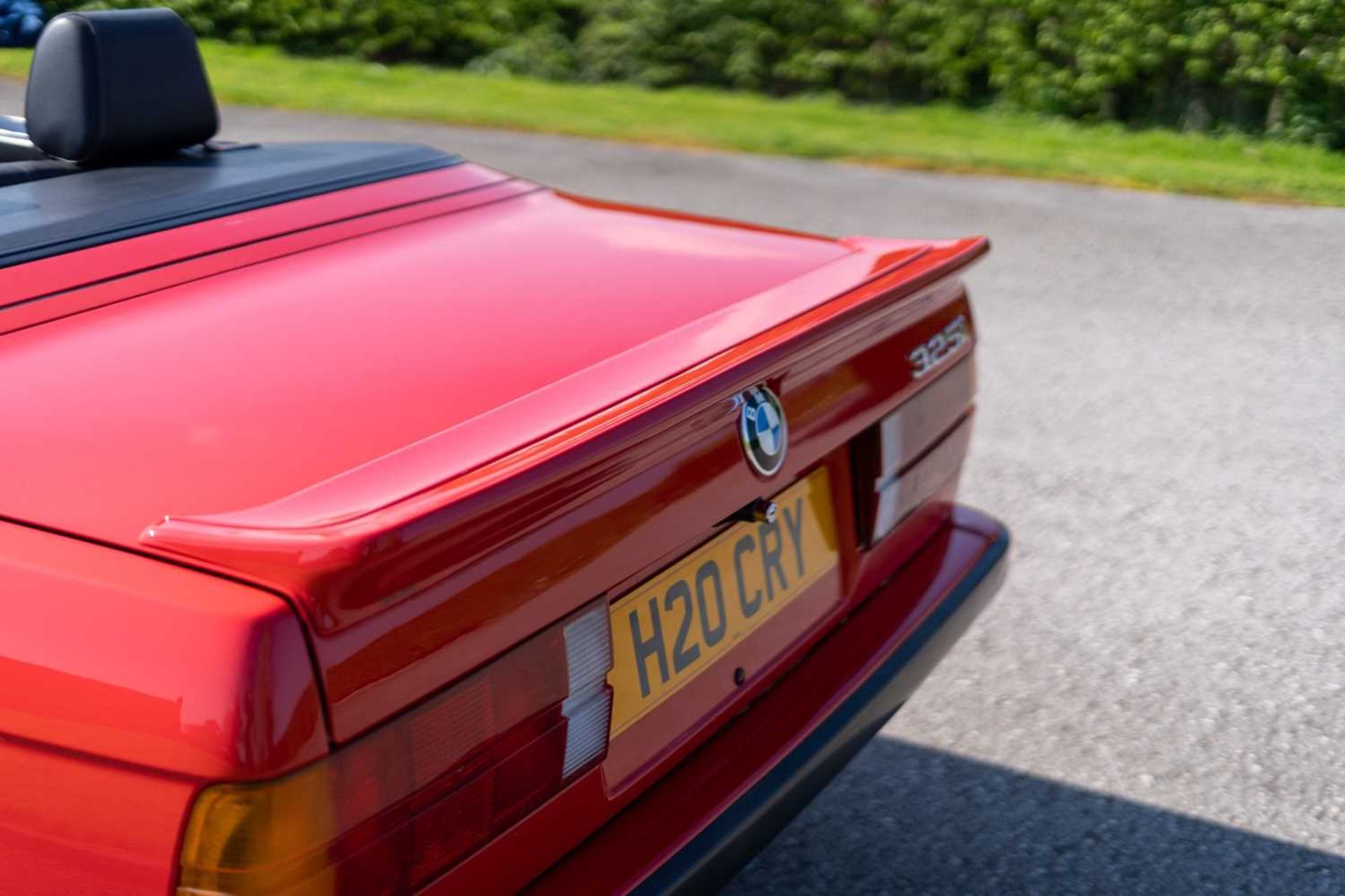 1990 BMW 325i Cabriolet  Desirable Manual gearbox, complete with hard top  - Image 38 of 72